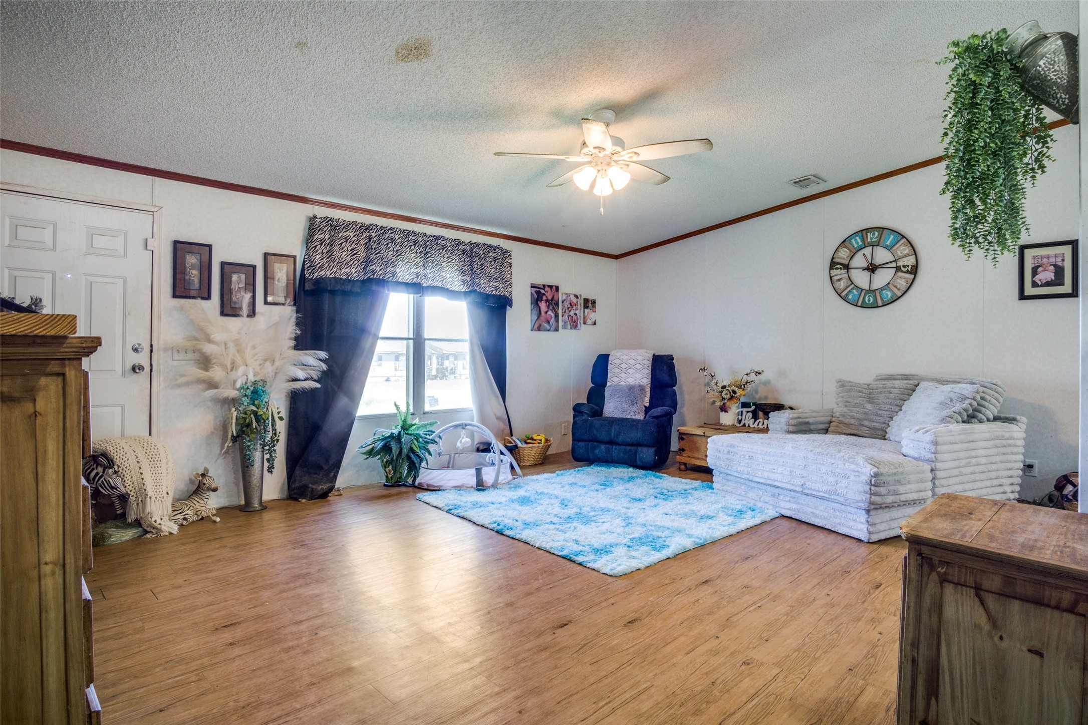 1537 Wild Horse Lane
