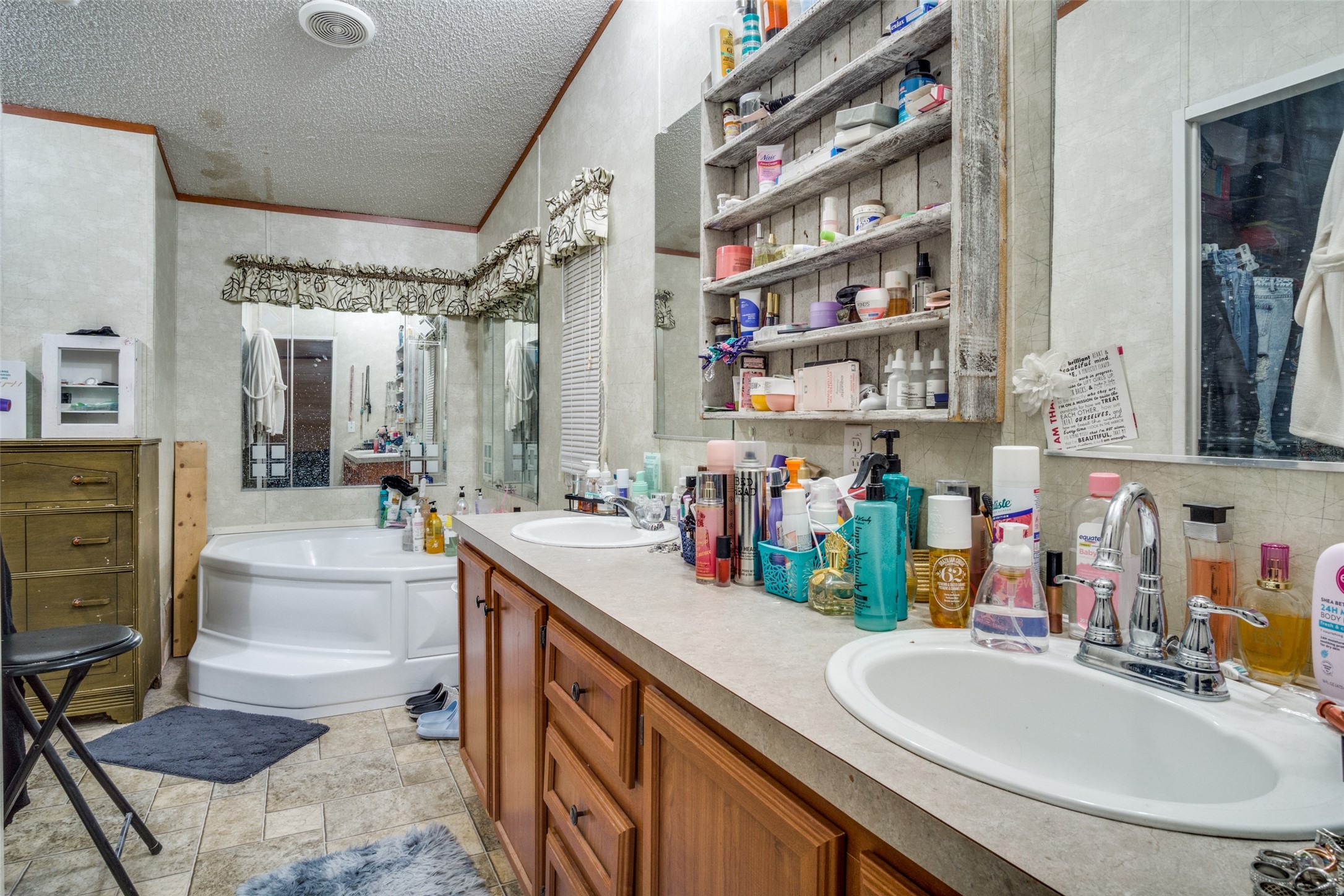 1537 Wild Horse Lane