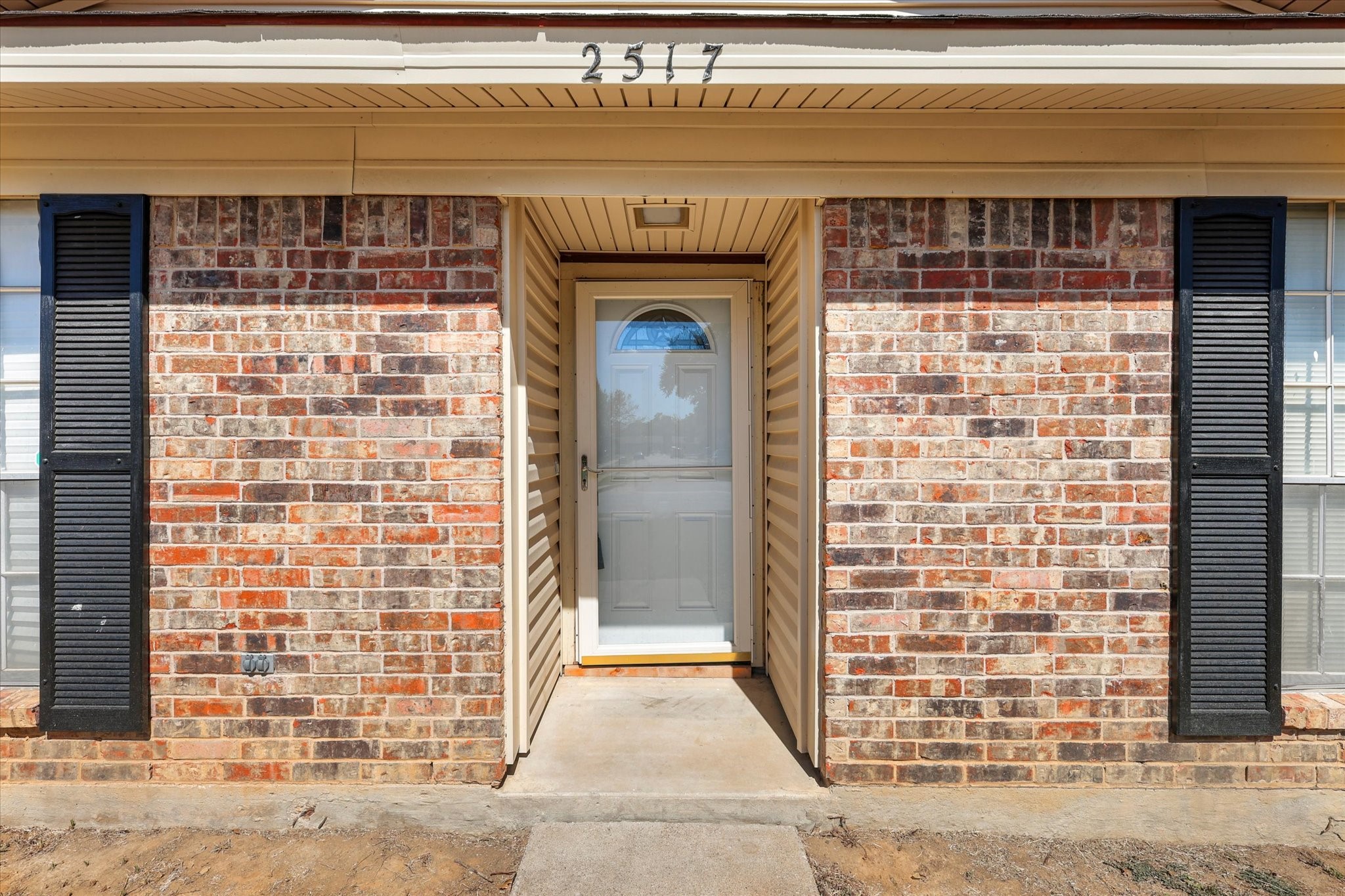 2517 Meadow Lark Lane