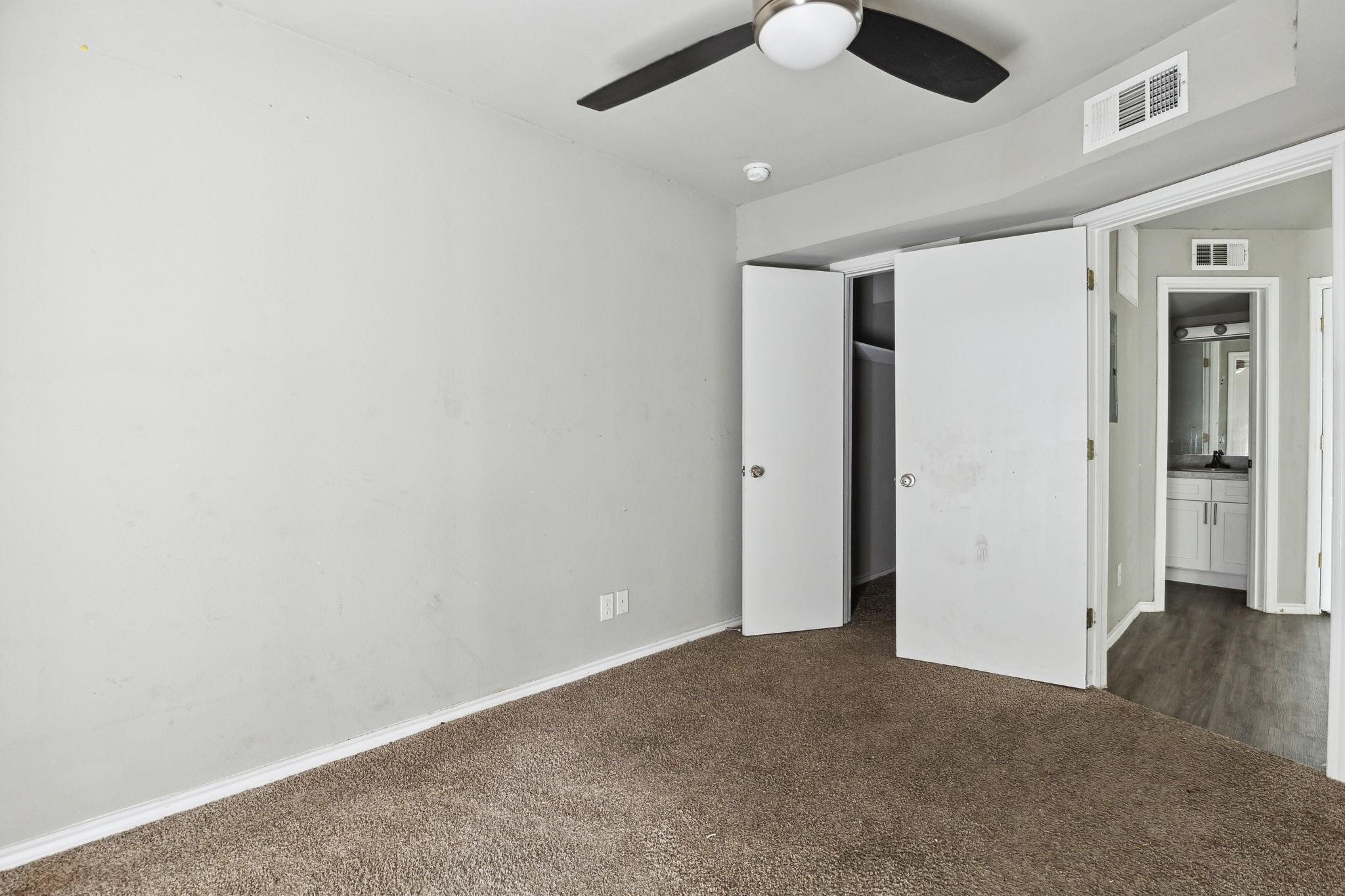 9520 Royal Lane 219