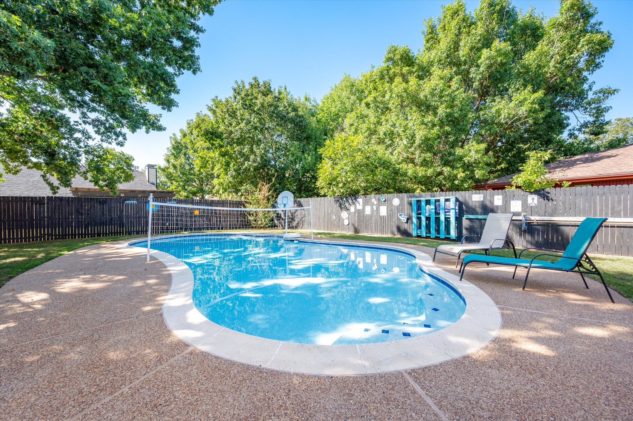 3 Crest Court