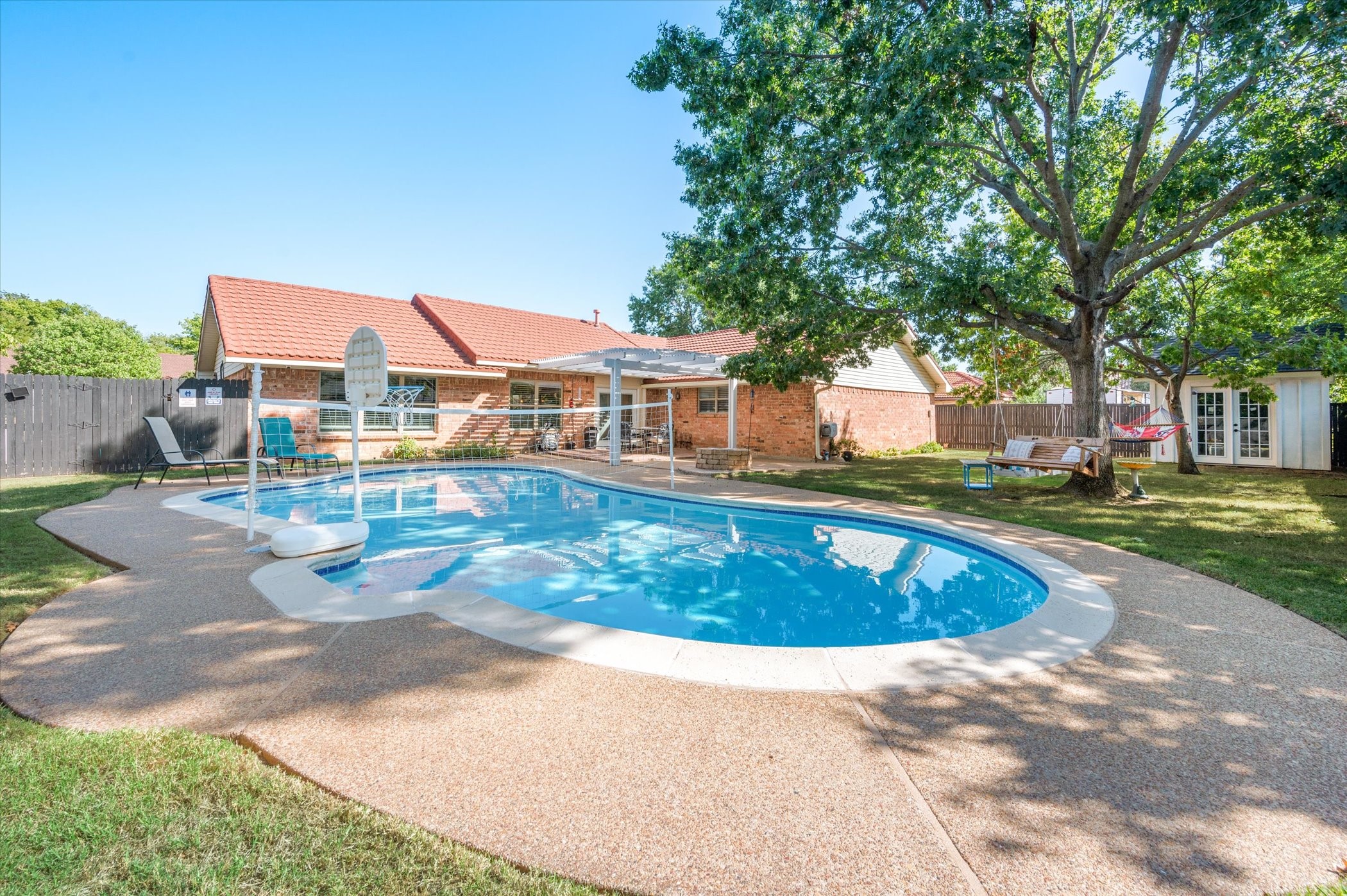 3 Crest Court