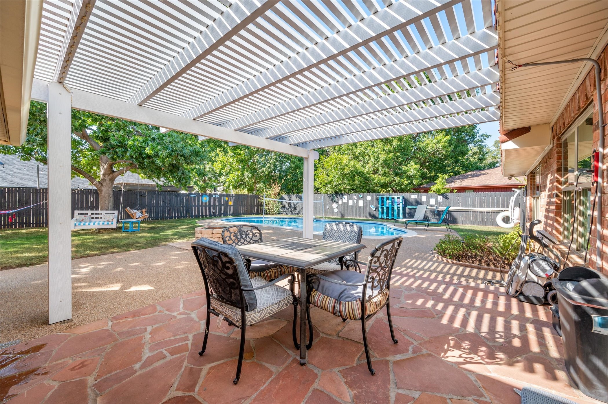 3 Crest Court