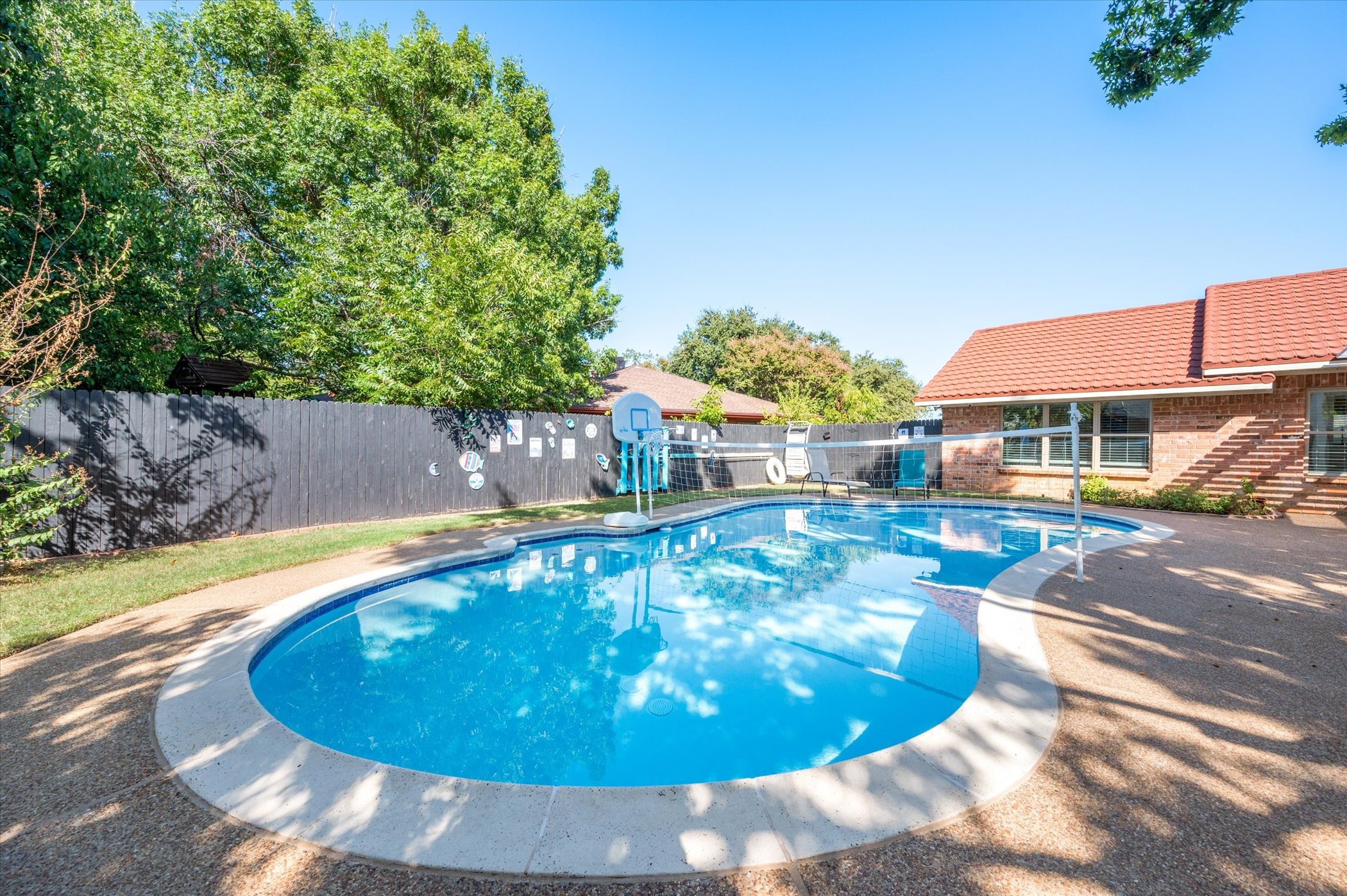 3 Crest Court