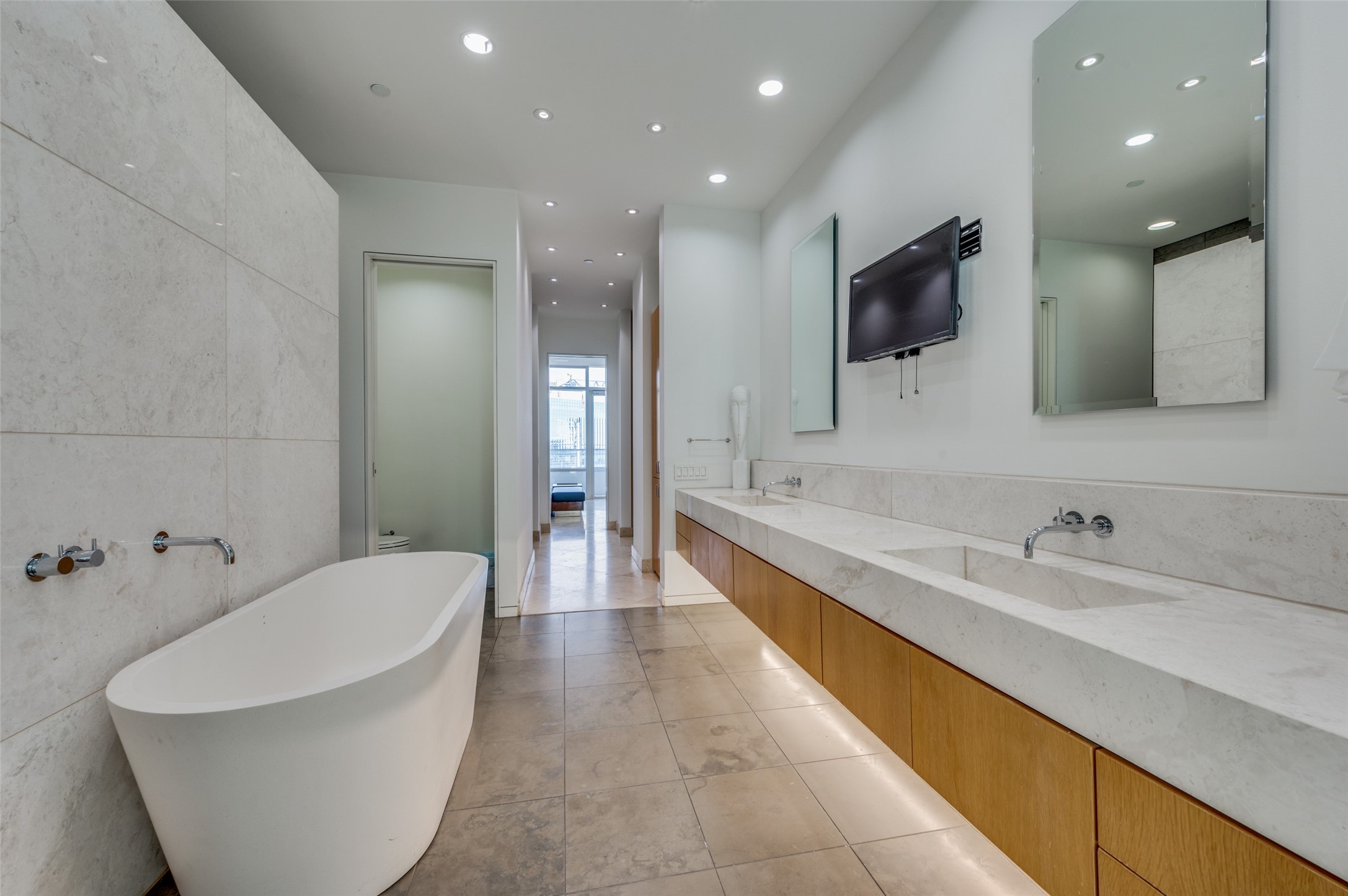 2430 Victory Park 2208