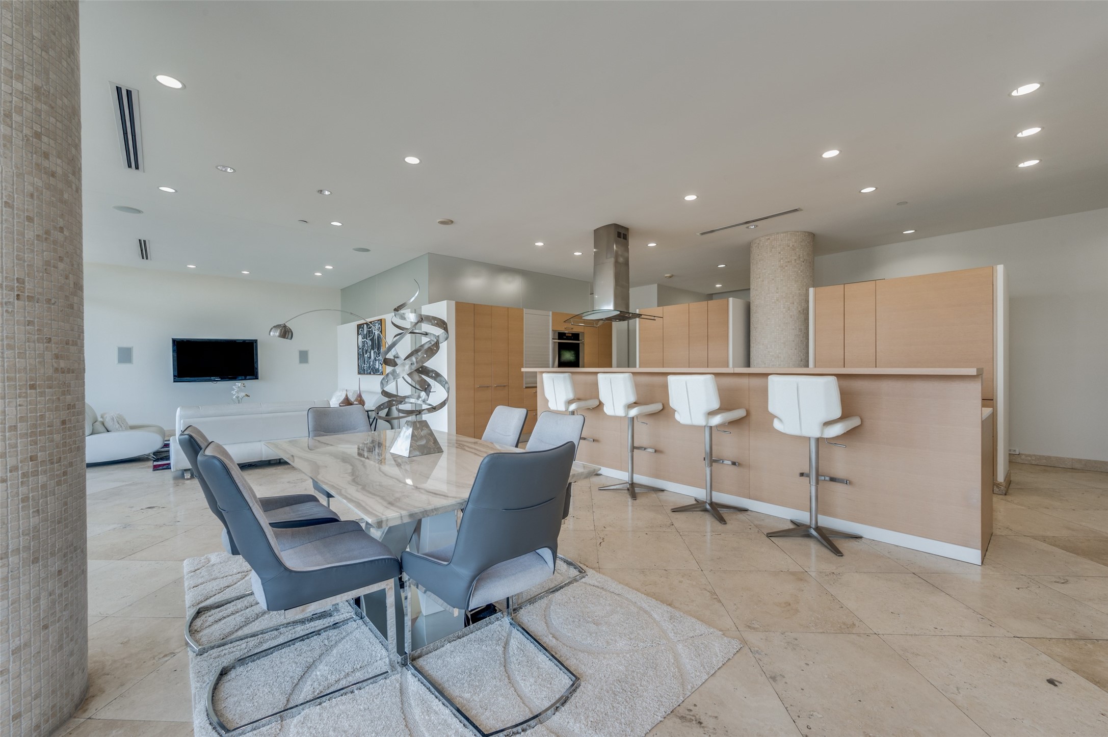 2430 Victory Park 2208