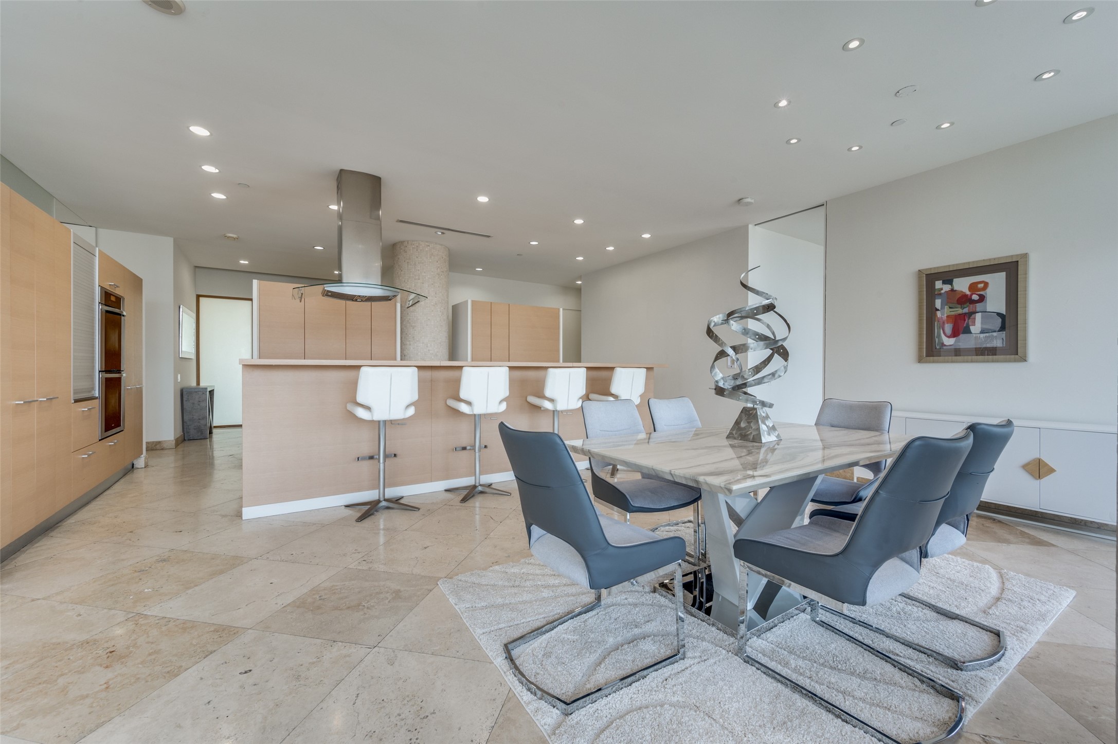 2430 Victory Park 2208
