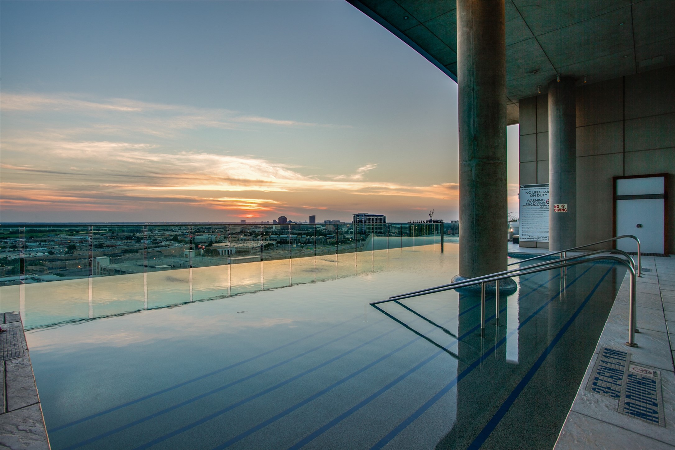 2430 Victory Park 2208