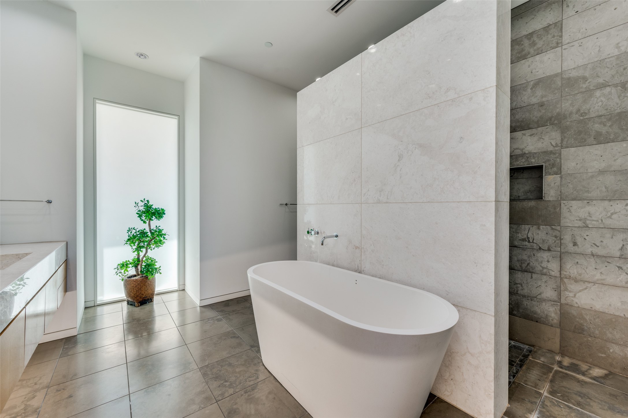 2430 Victory Park 2208