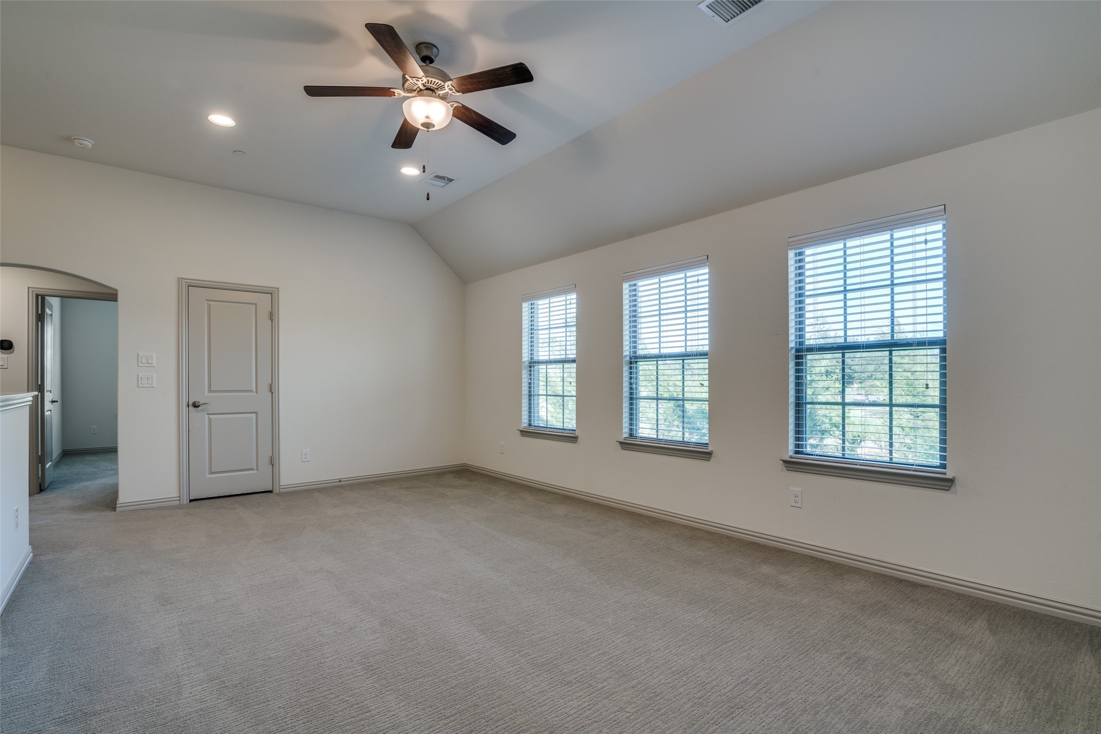 4694 Rhett Lane