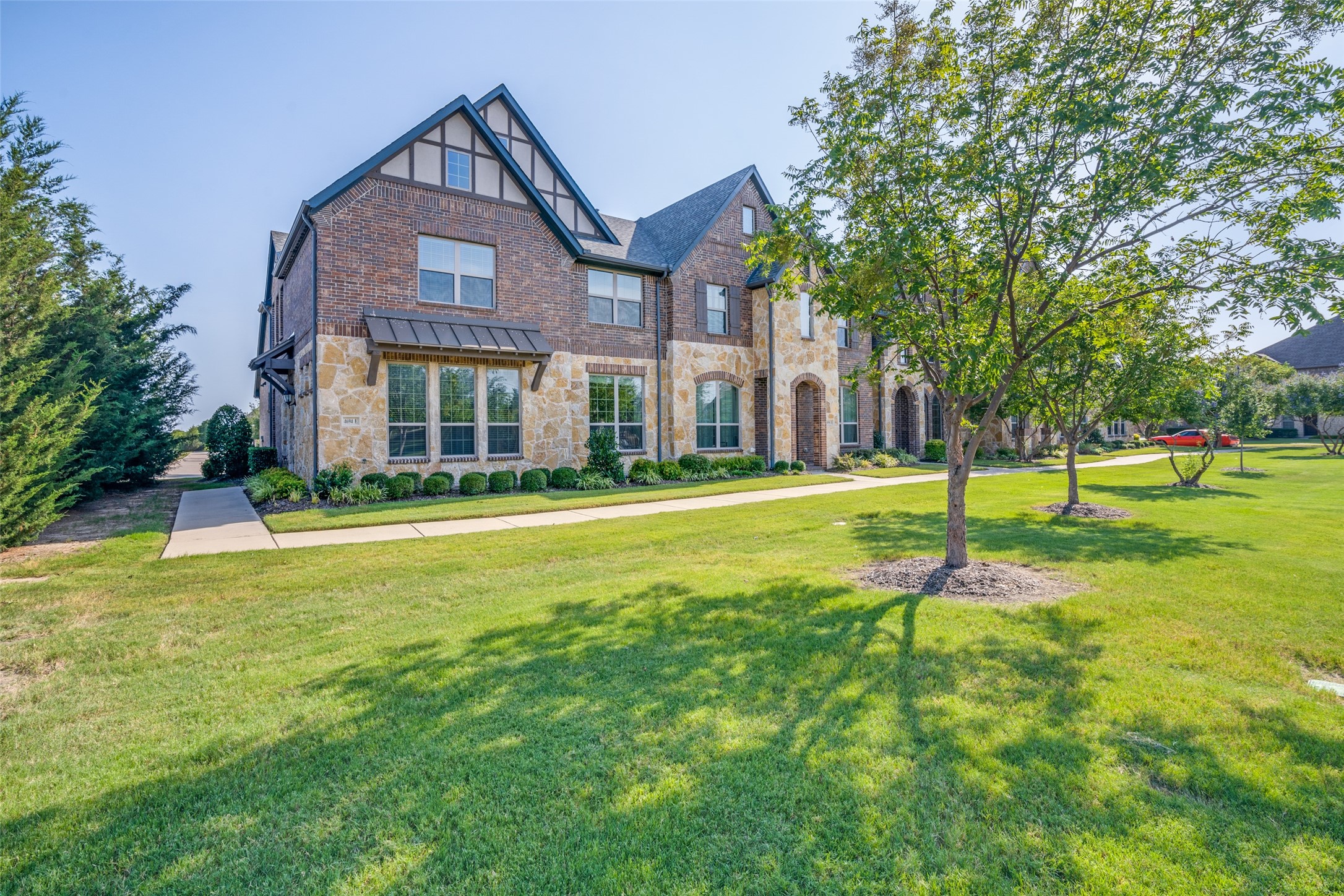 4694 Rhett Lane