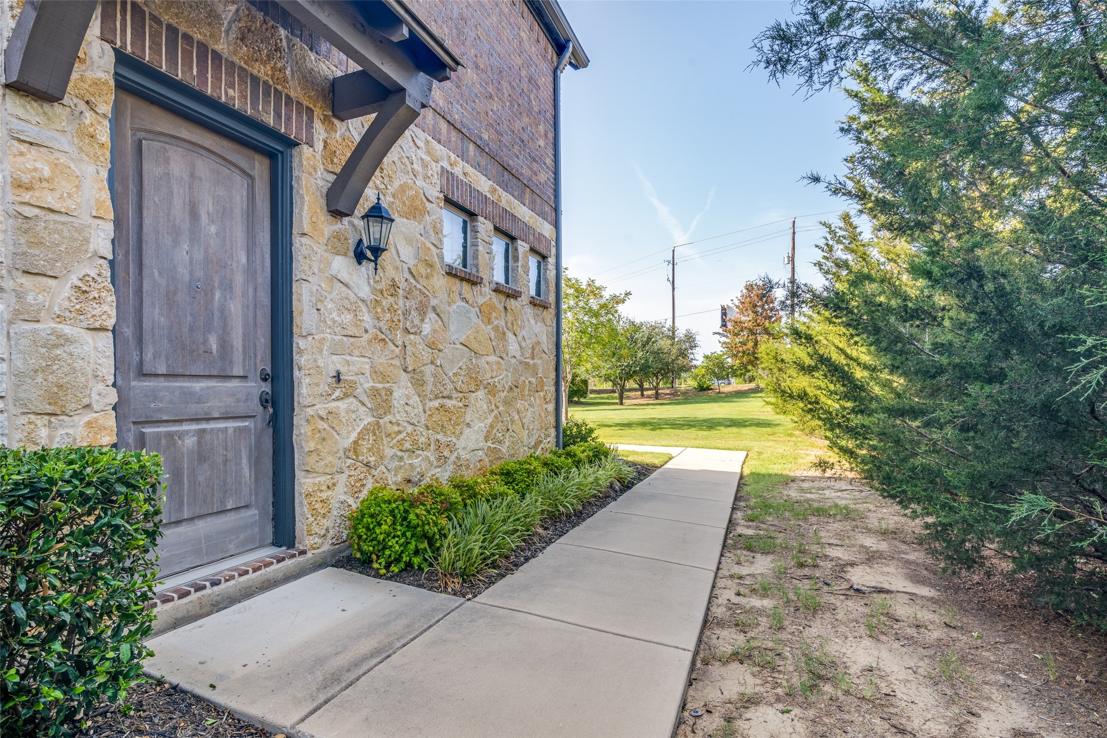 4694 Rhett Lane
