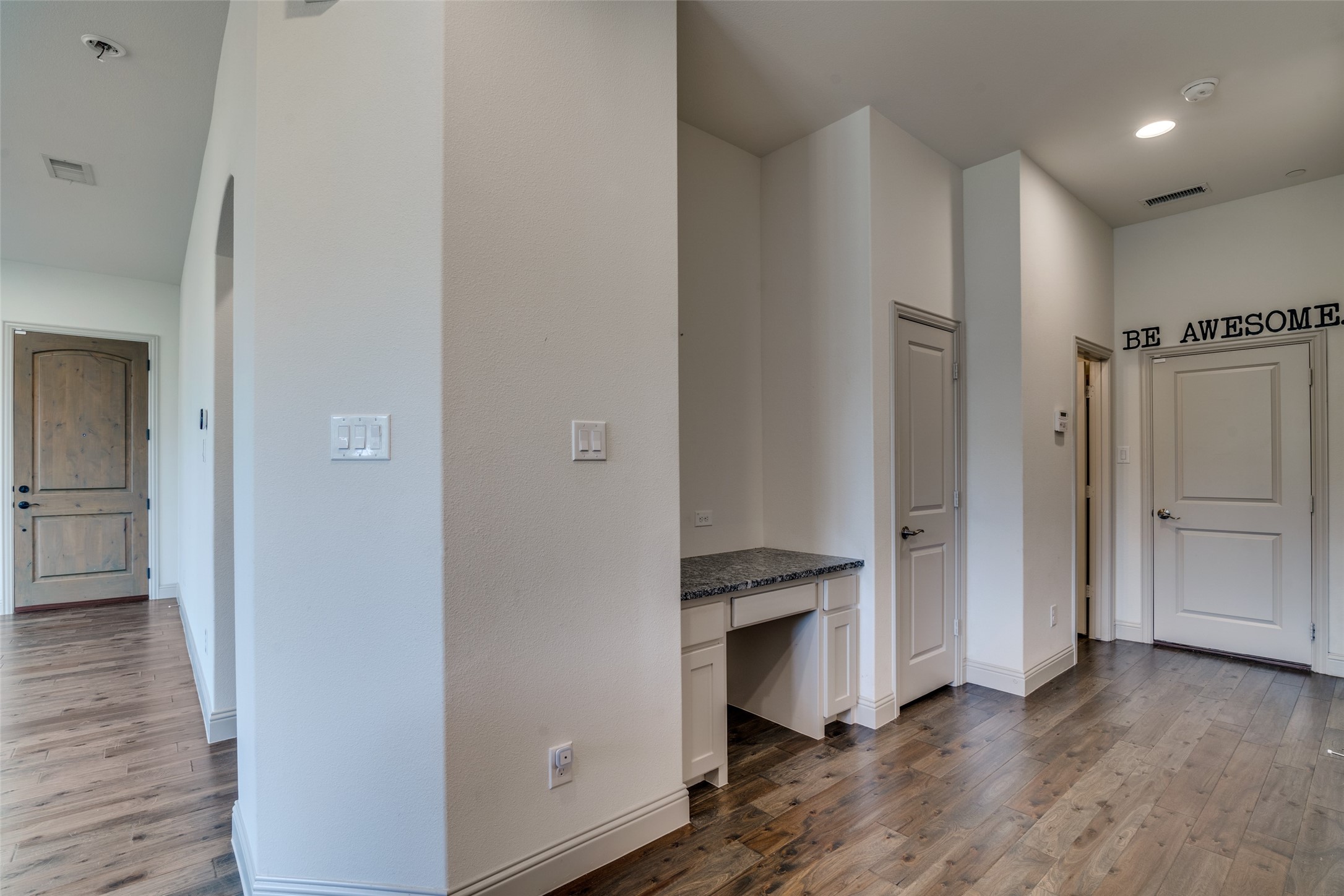 4694 Rhett Lane