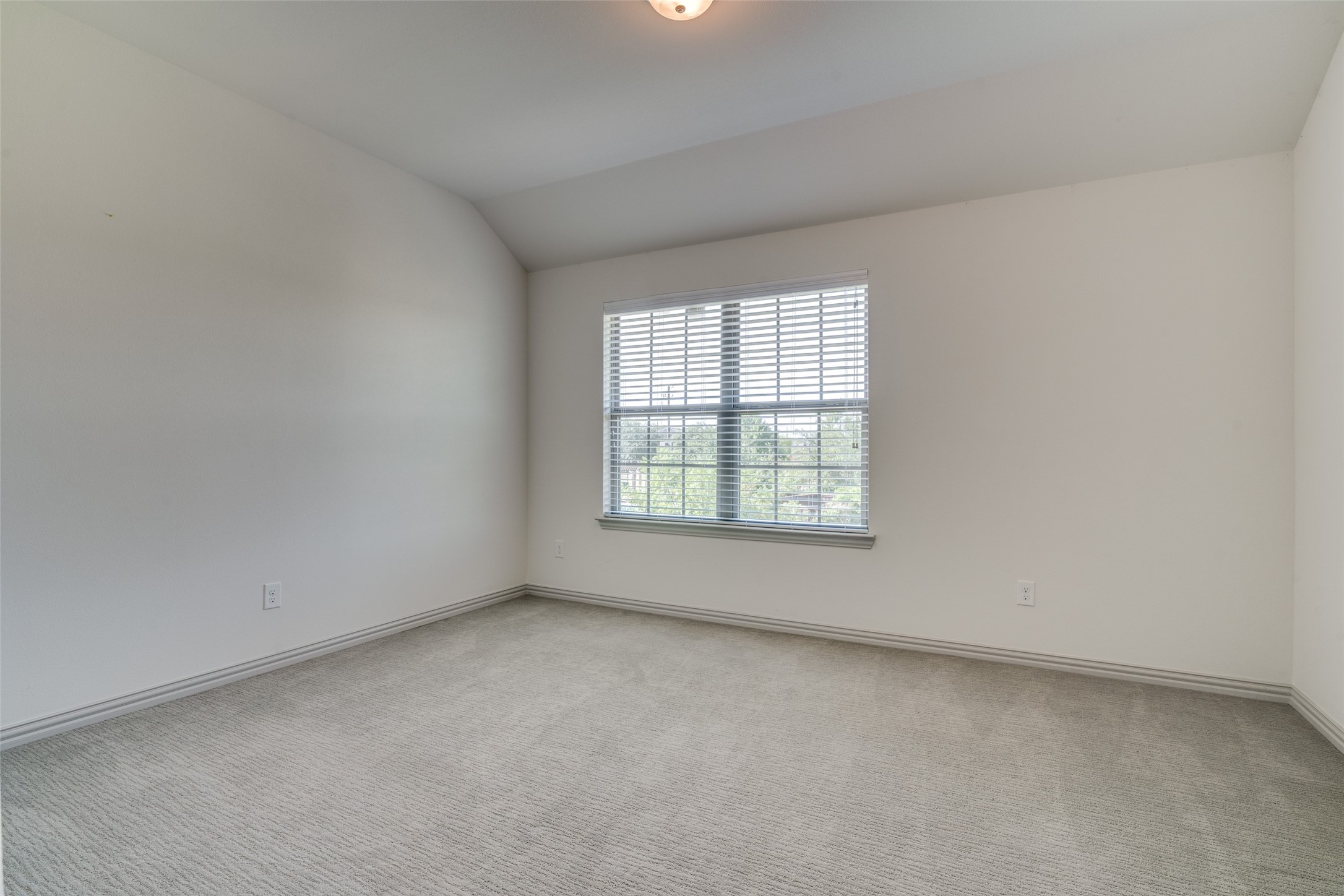 4694 Rhett Lane