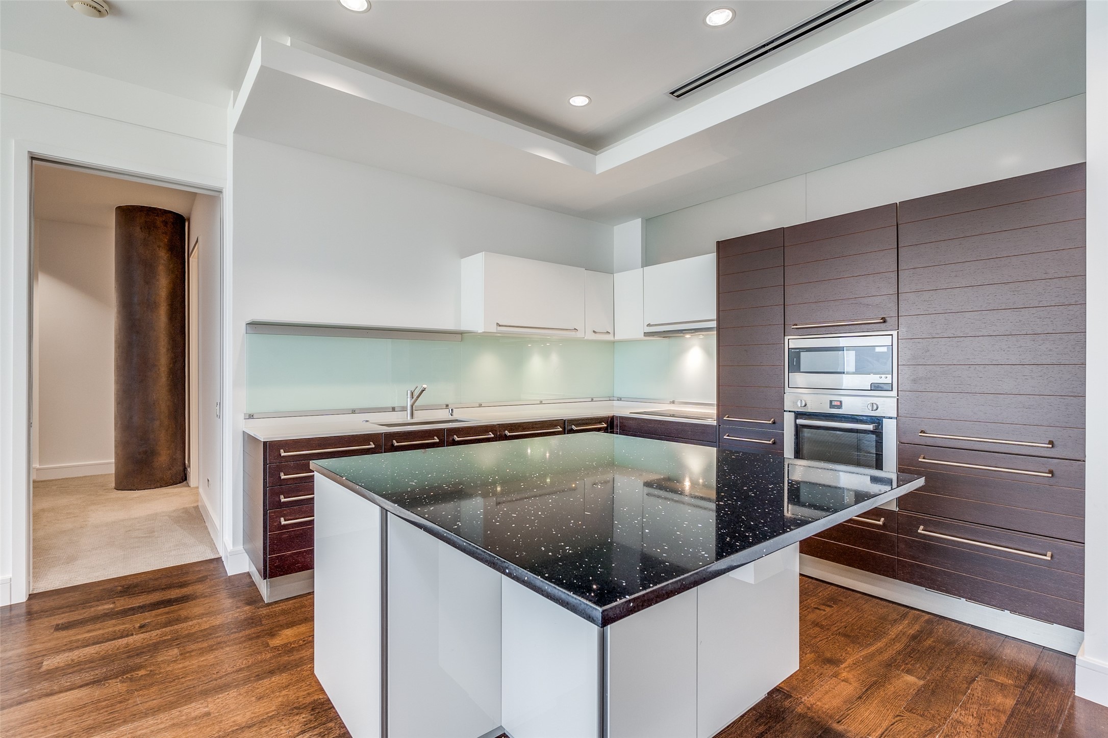 2408 Victory Park Lane 1040