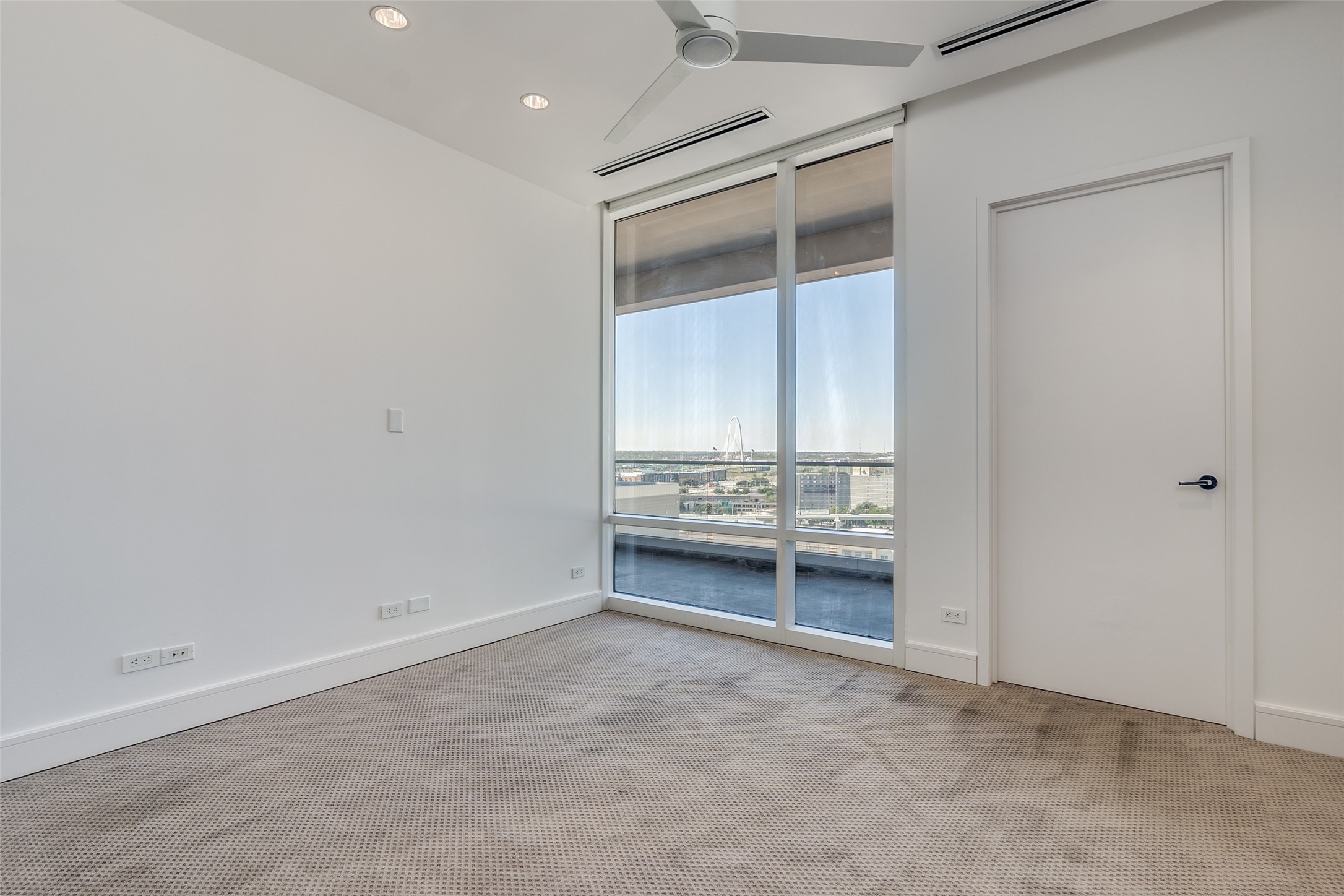 2408 Victory Park Lane 1040
