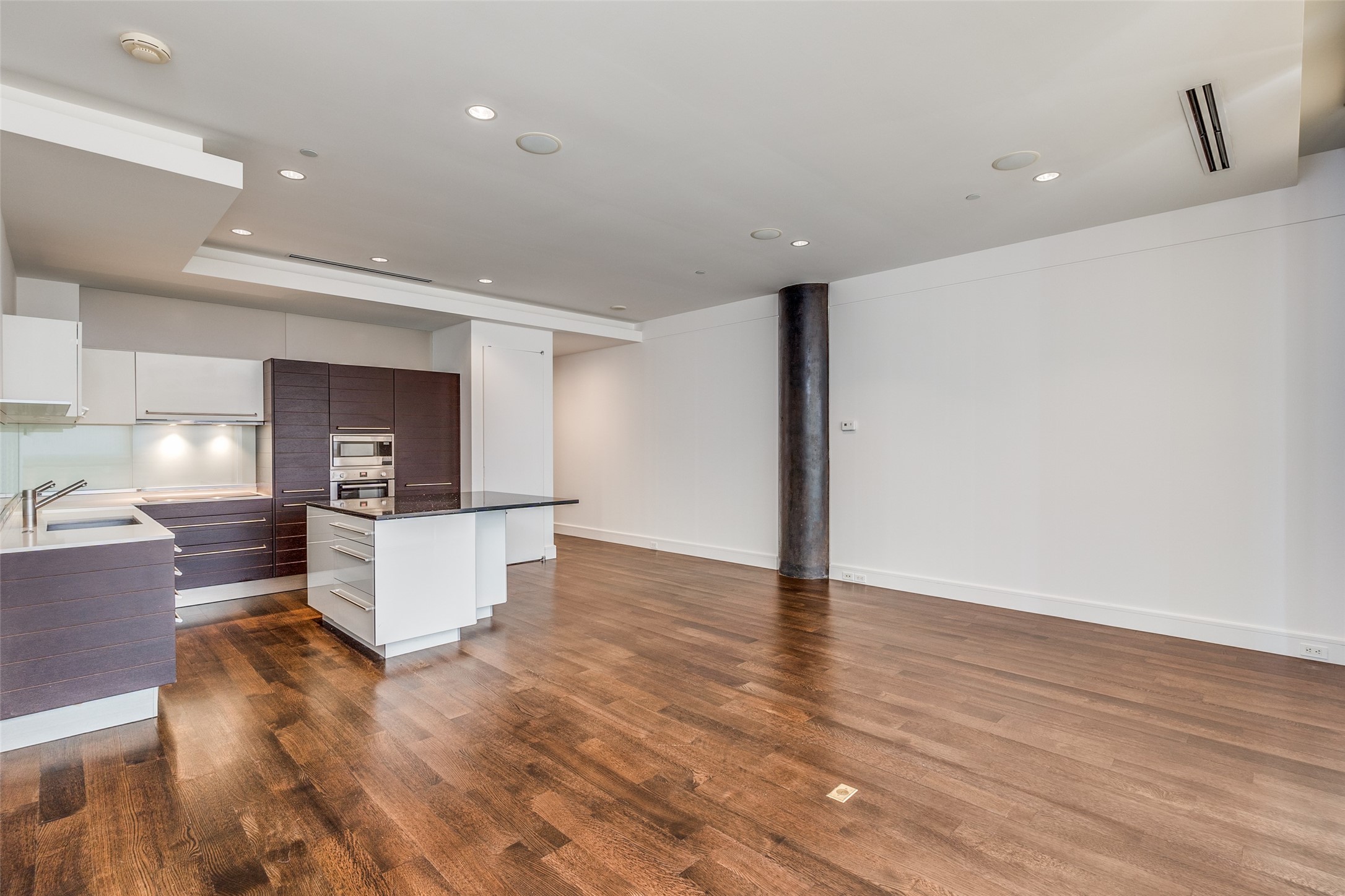 2408 Victory Park Lane 1040