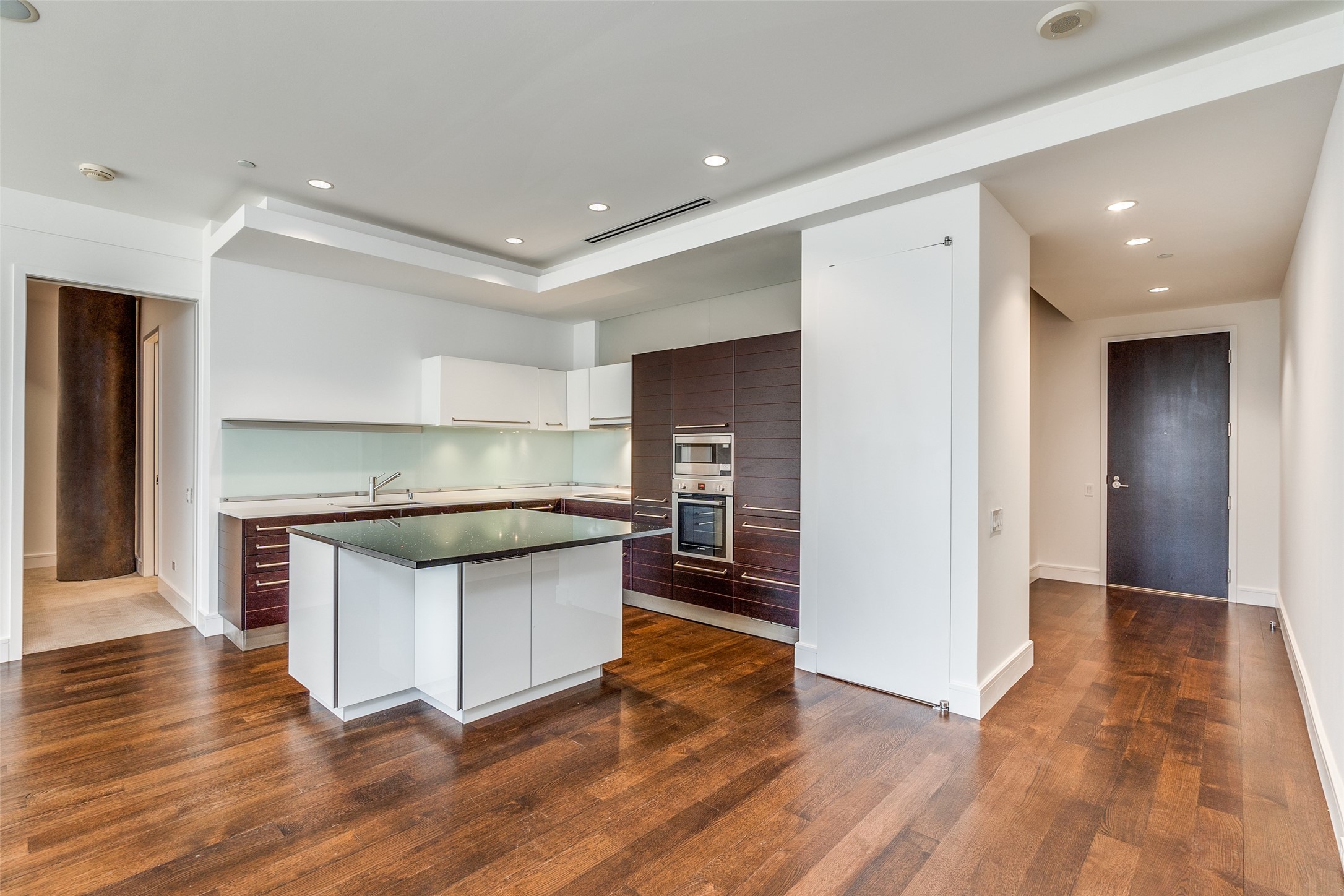 2408 Victory Park Lane 1040