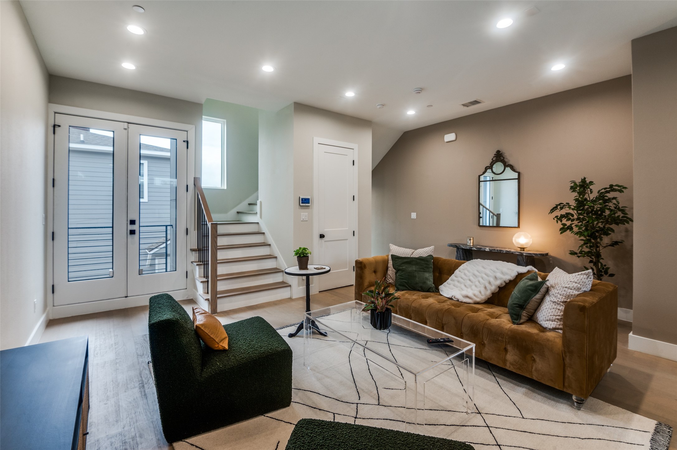 145 N Henderson Avenue 104