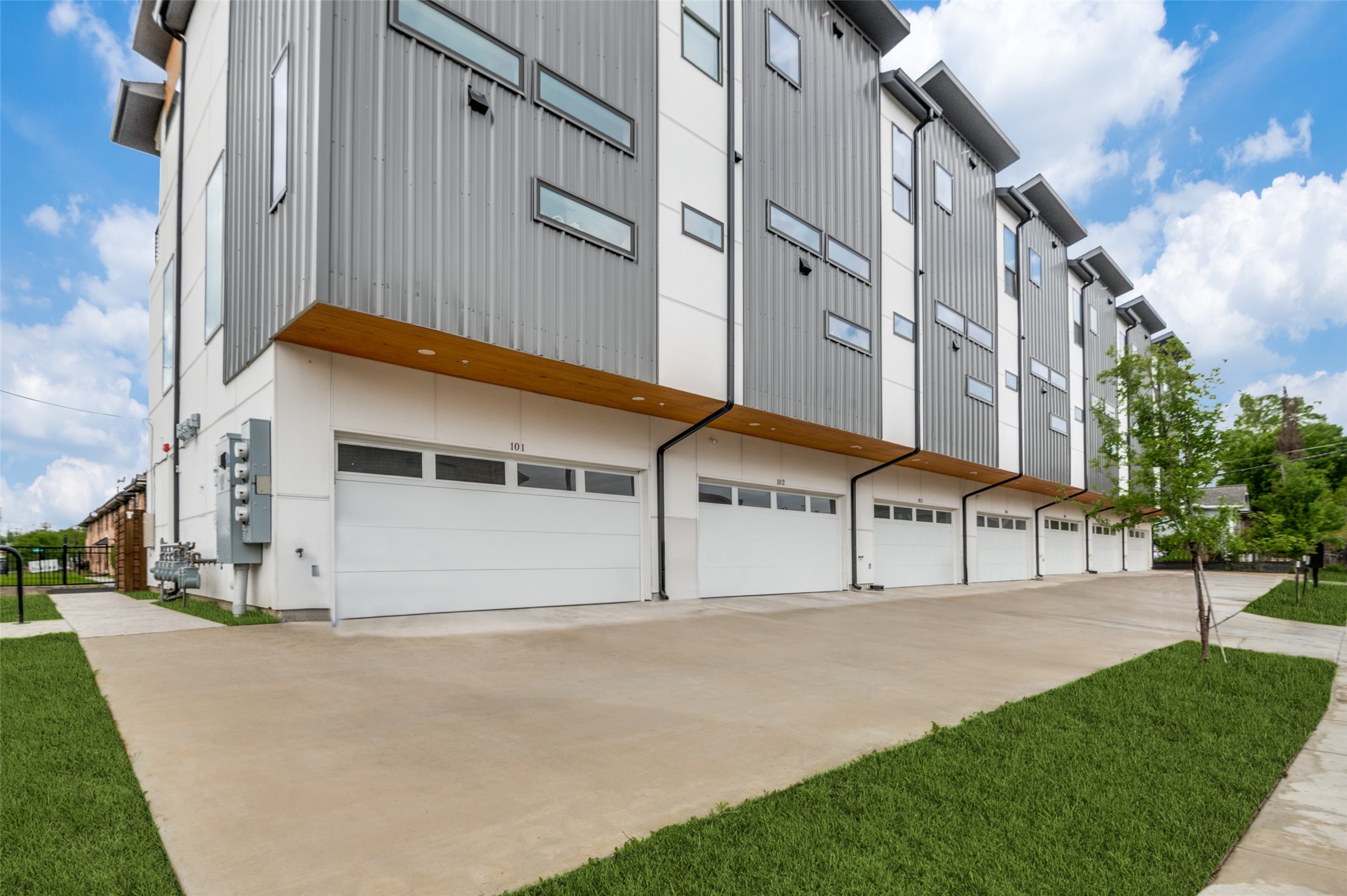145 N Henderson Avenue 104