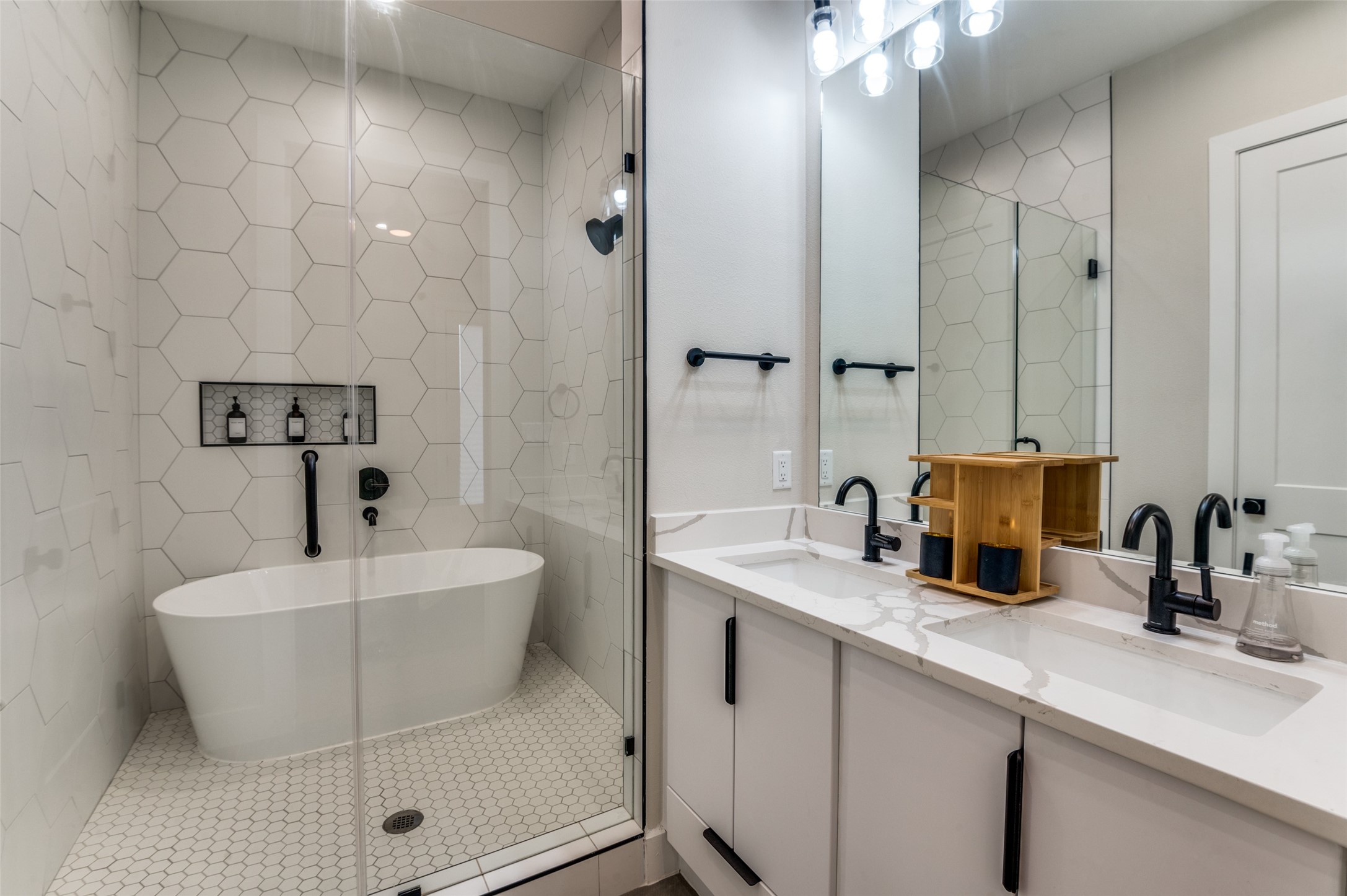 145 N Henderson Avenue 104