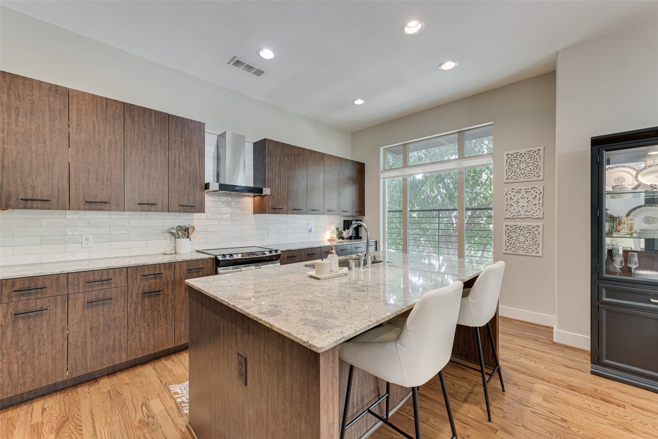 2335 Stutz Drive 49