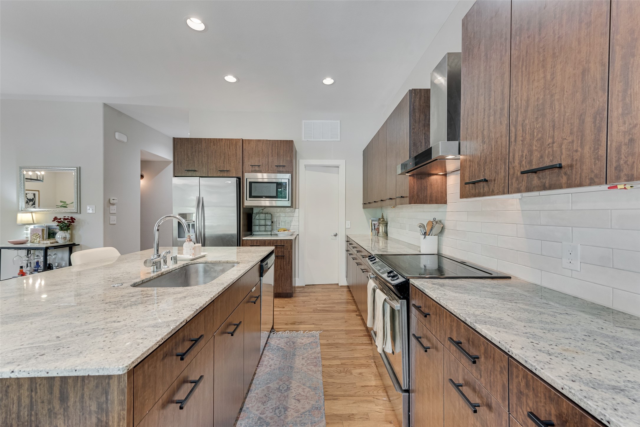 2335 Stutz Drive 49