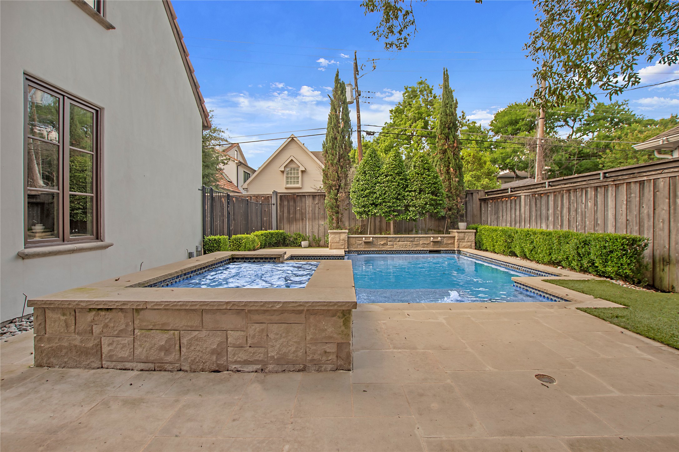 3526 Greenbrier Drive