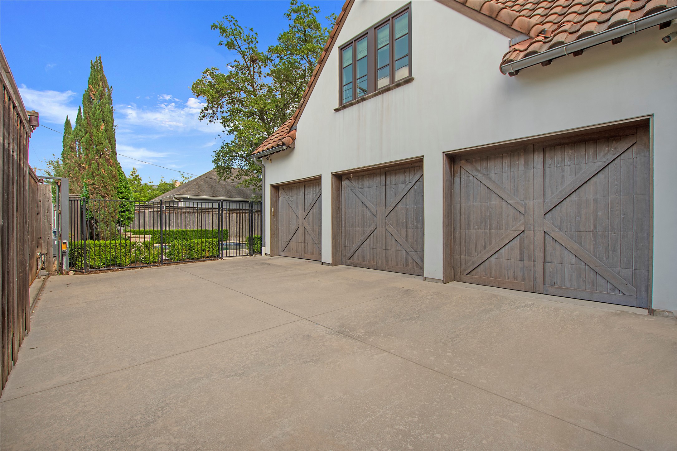 3526 Greenbrier Drive