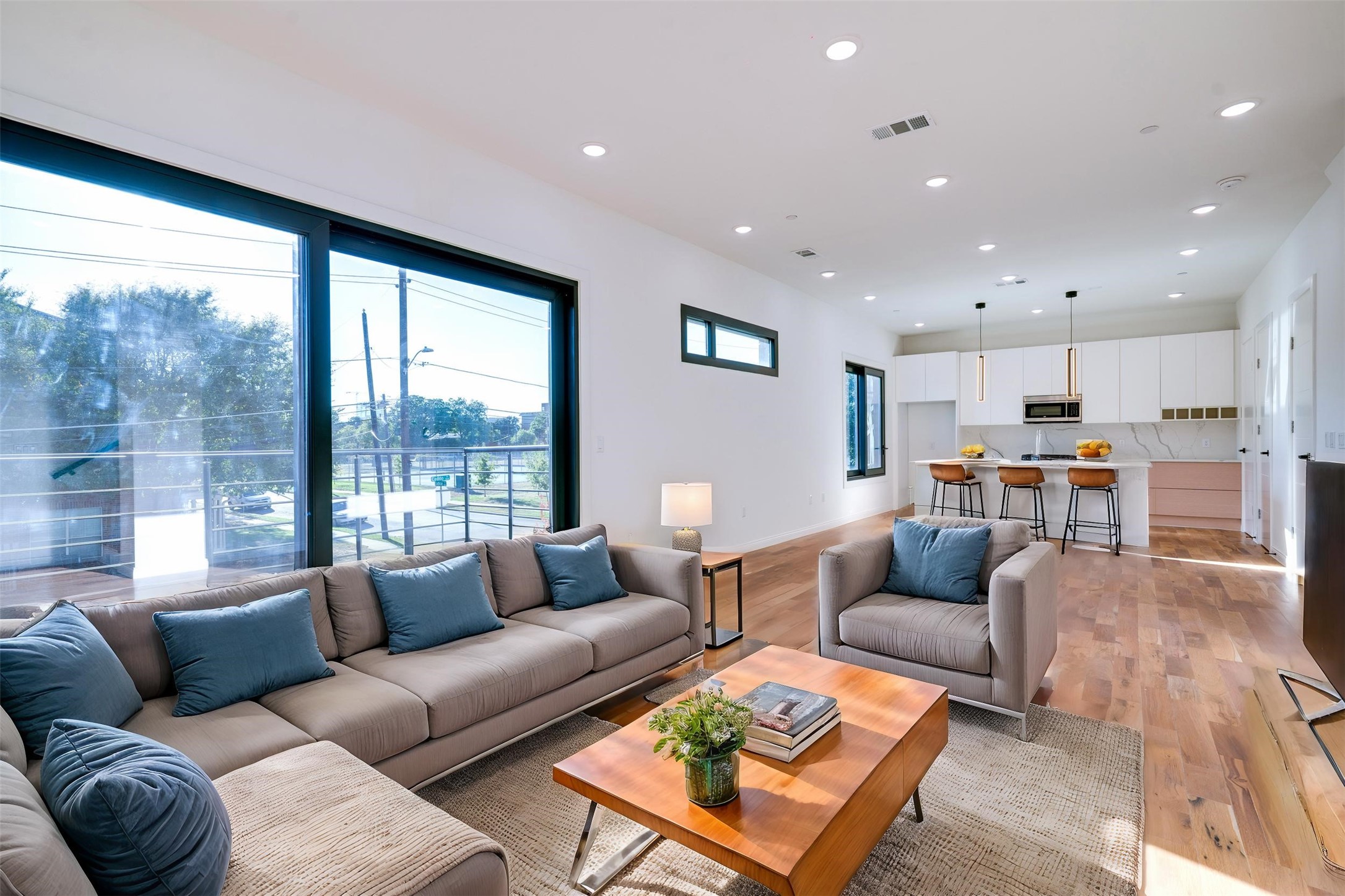 1920 Caddo Street 101