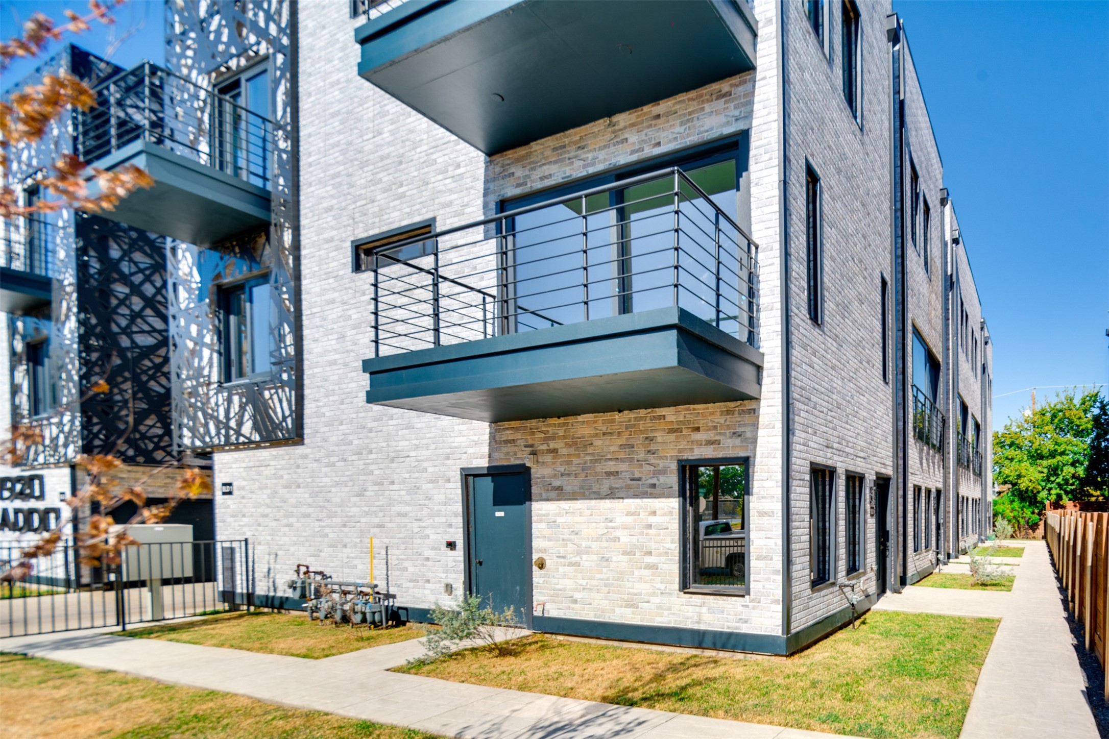 1920 Caddo Street 101