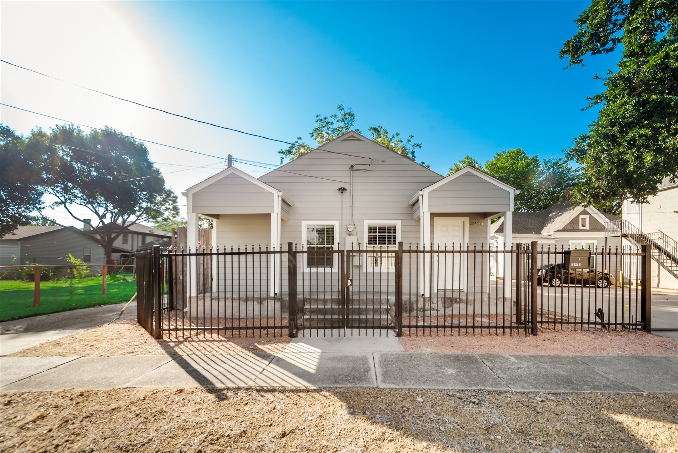 3906 Lafayette Street