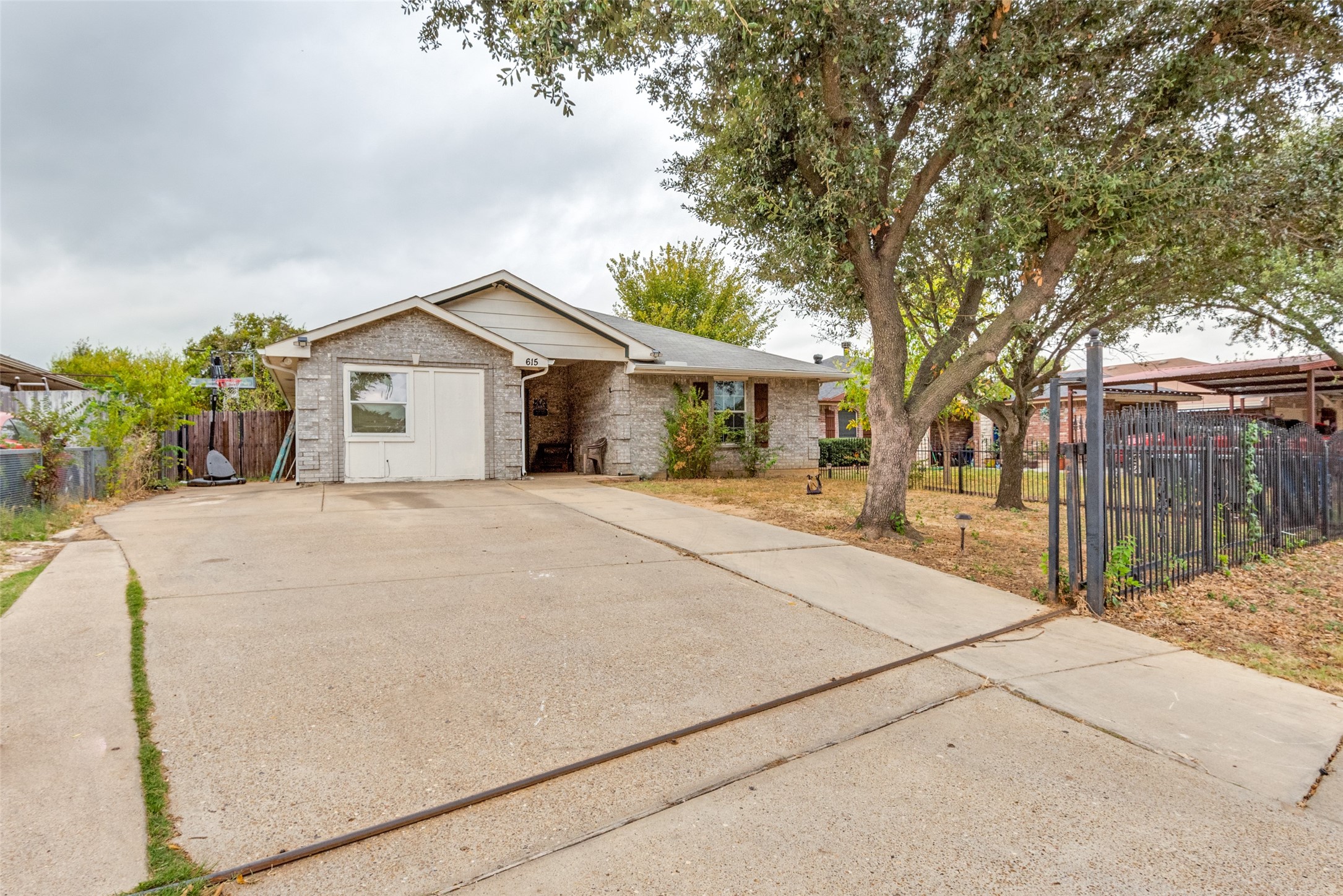615 S Acres Drive
