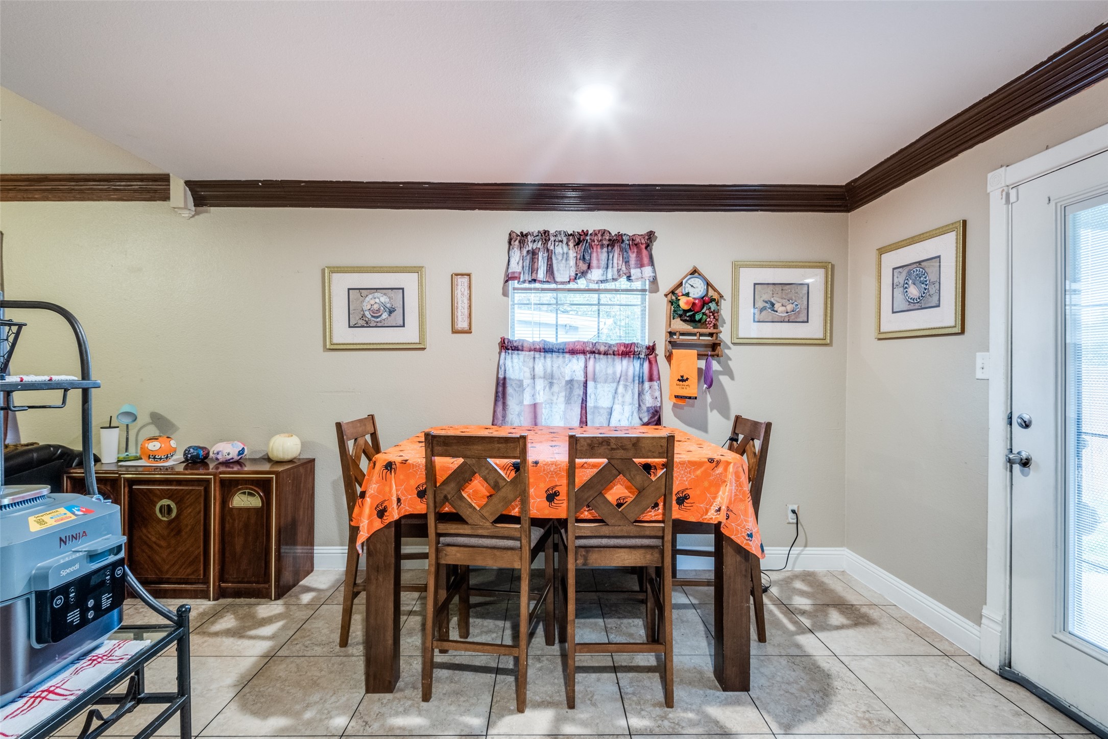 615 S Acres Drive