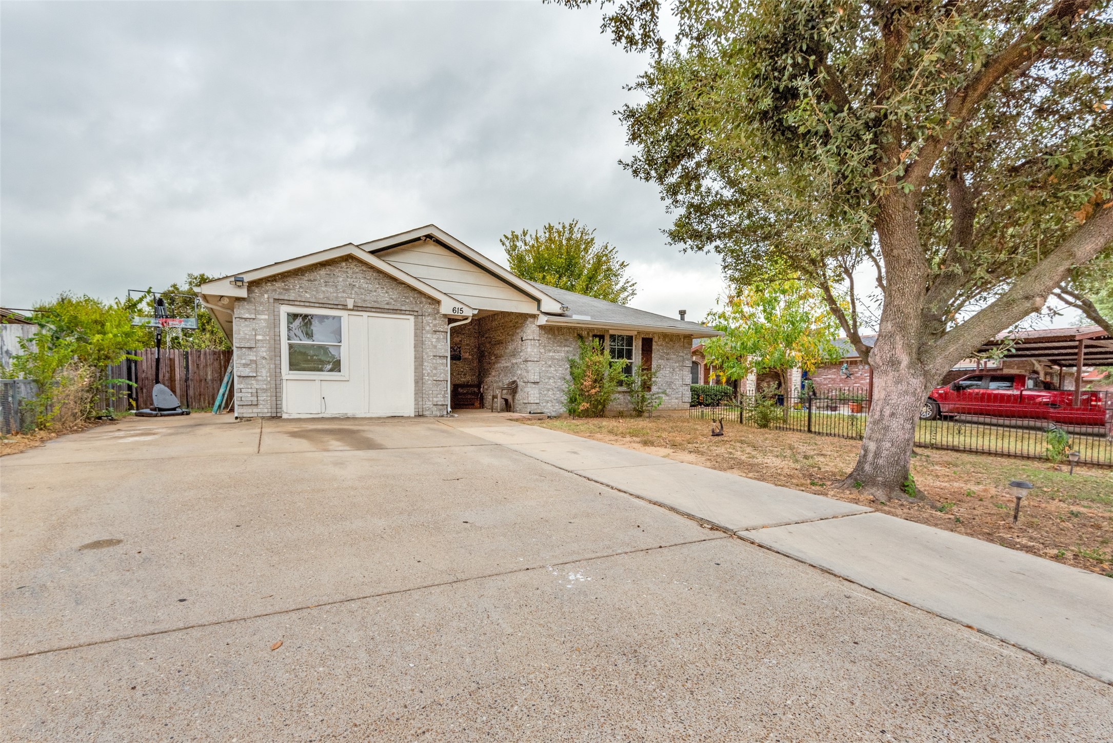 615 S Acres Drive