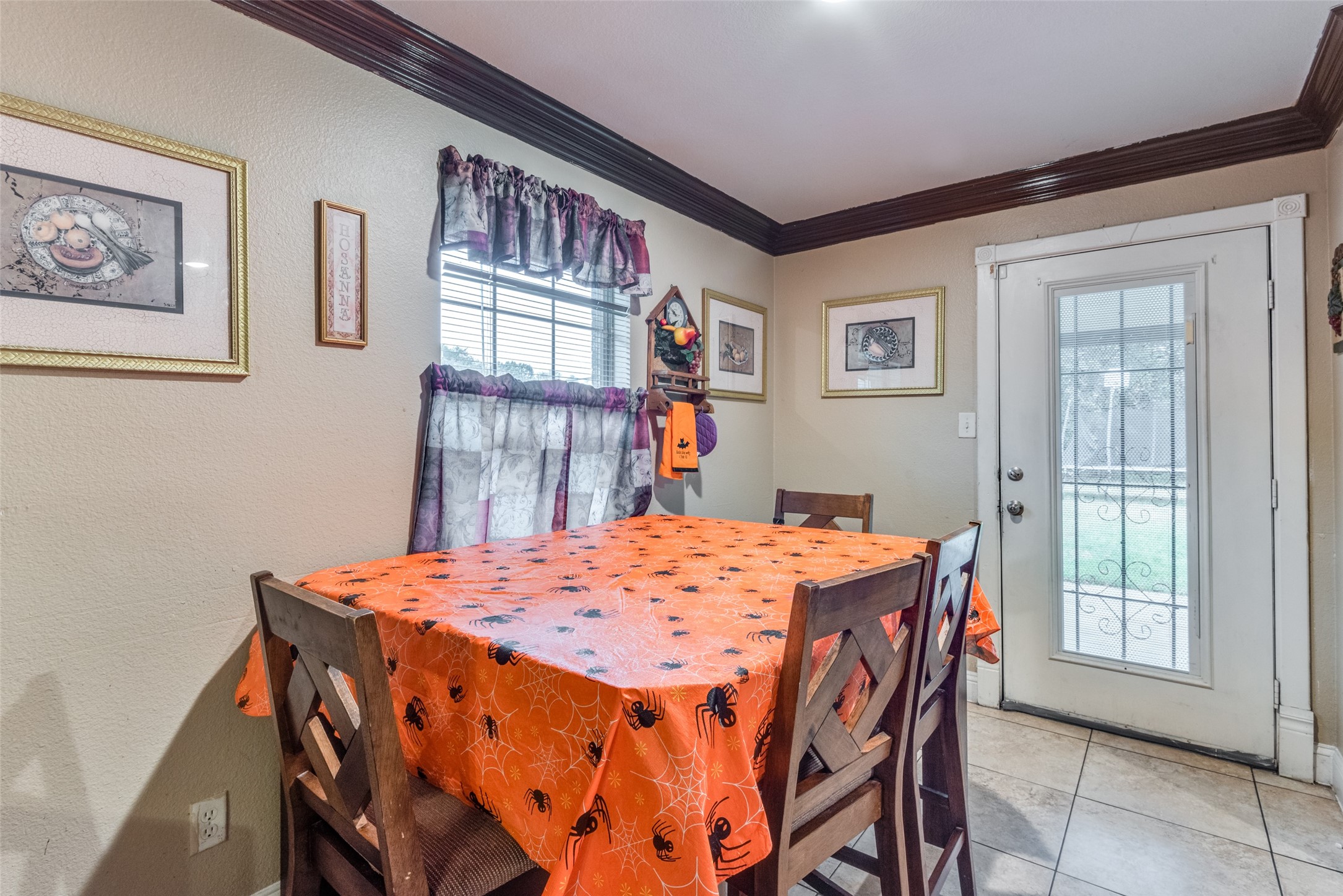 615 S Acres Drive