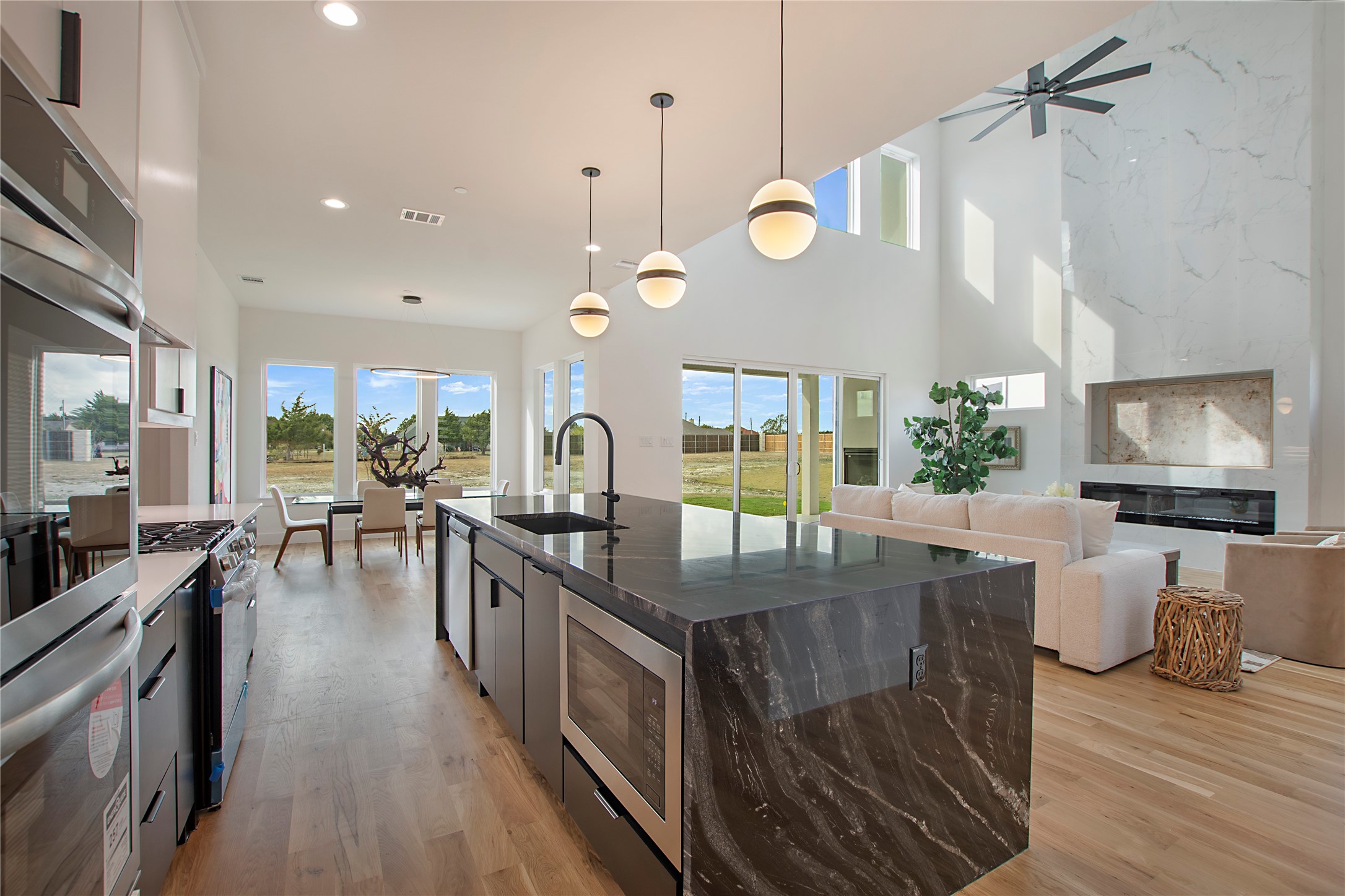 425 Whispering Way
