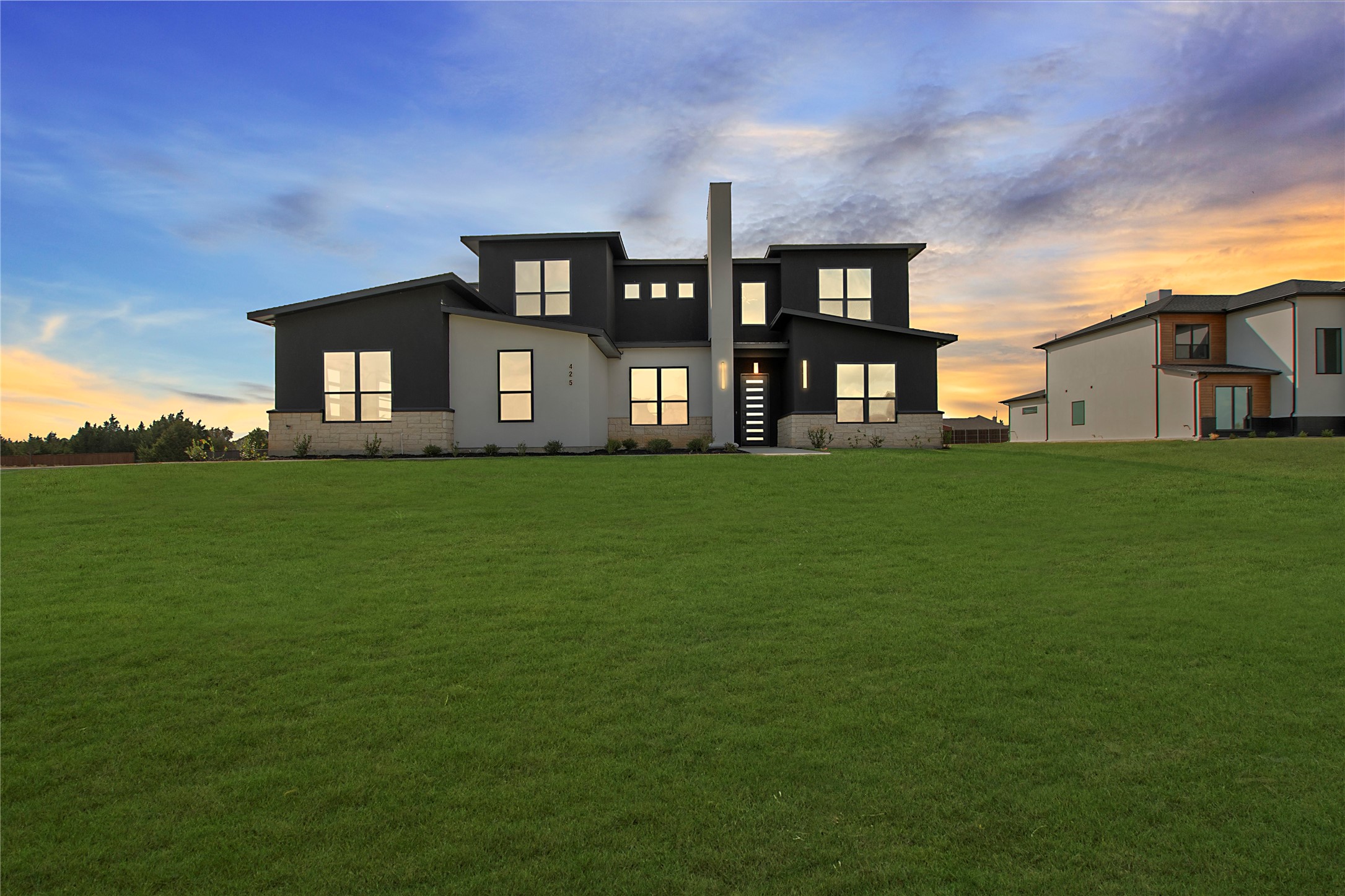 425 Whispering Way