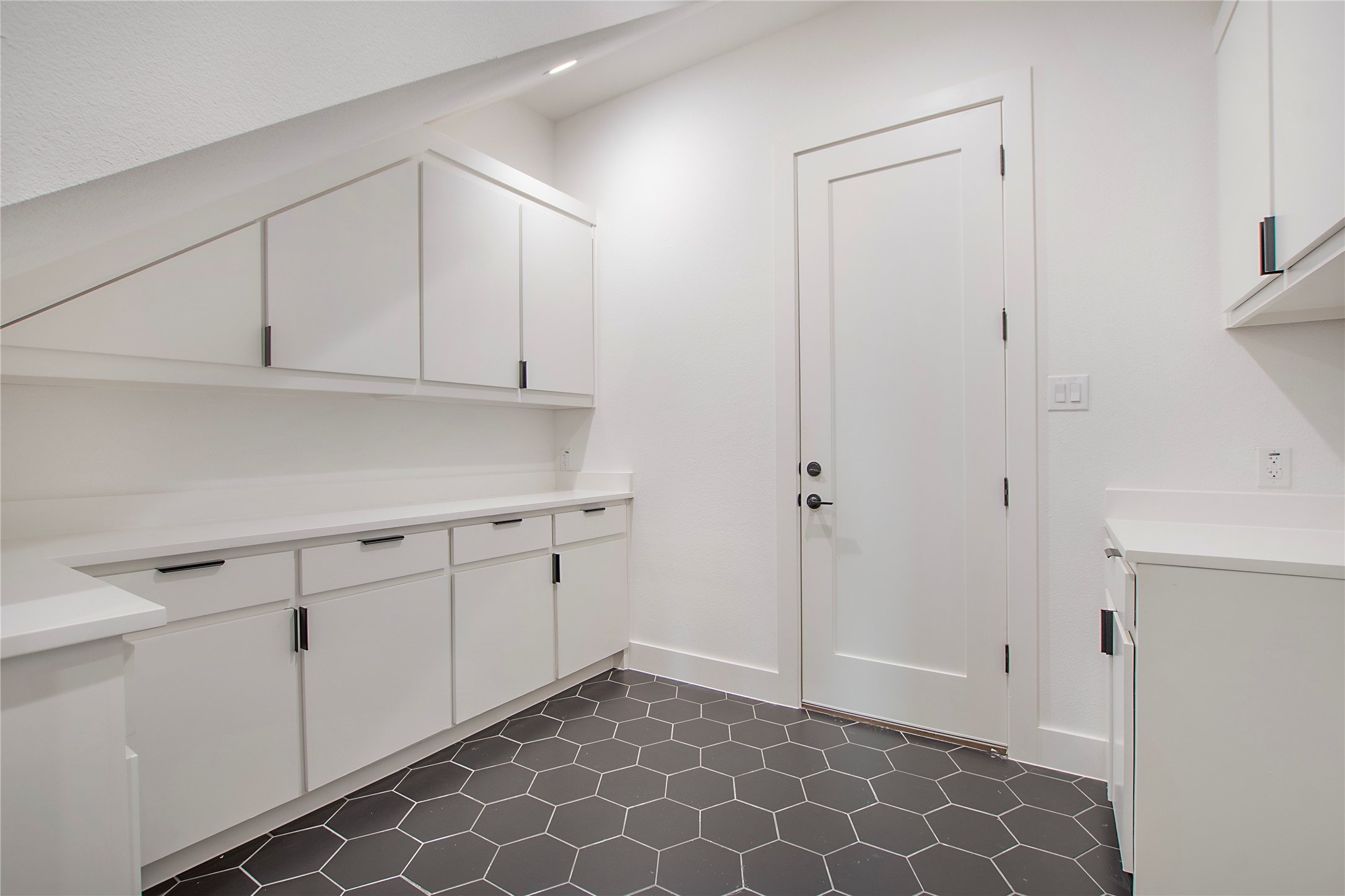 425 Whispering Way