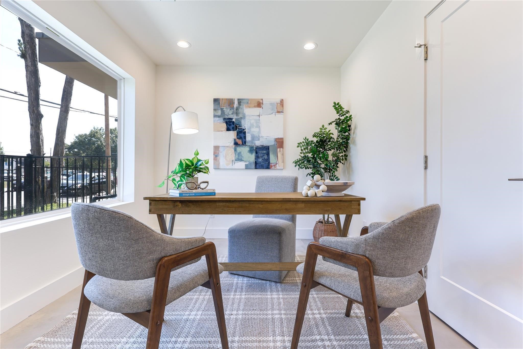 1902 N Carroll Avenue 402