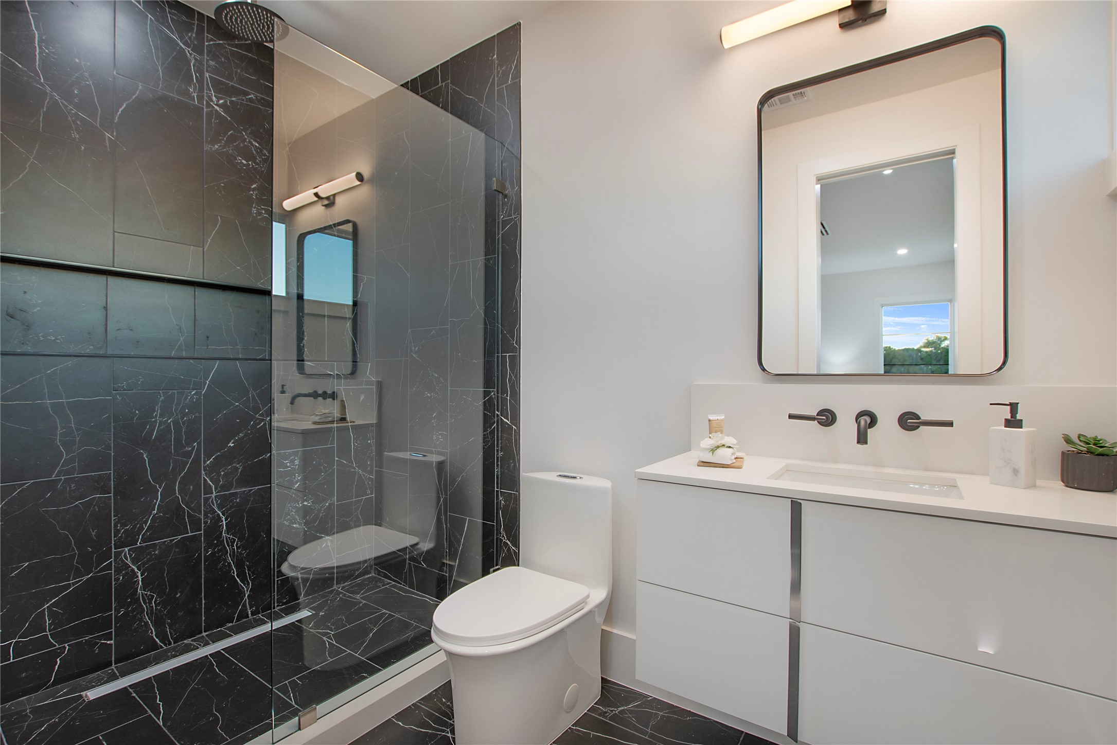 1112 Glen Abbey Court