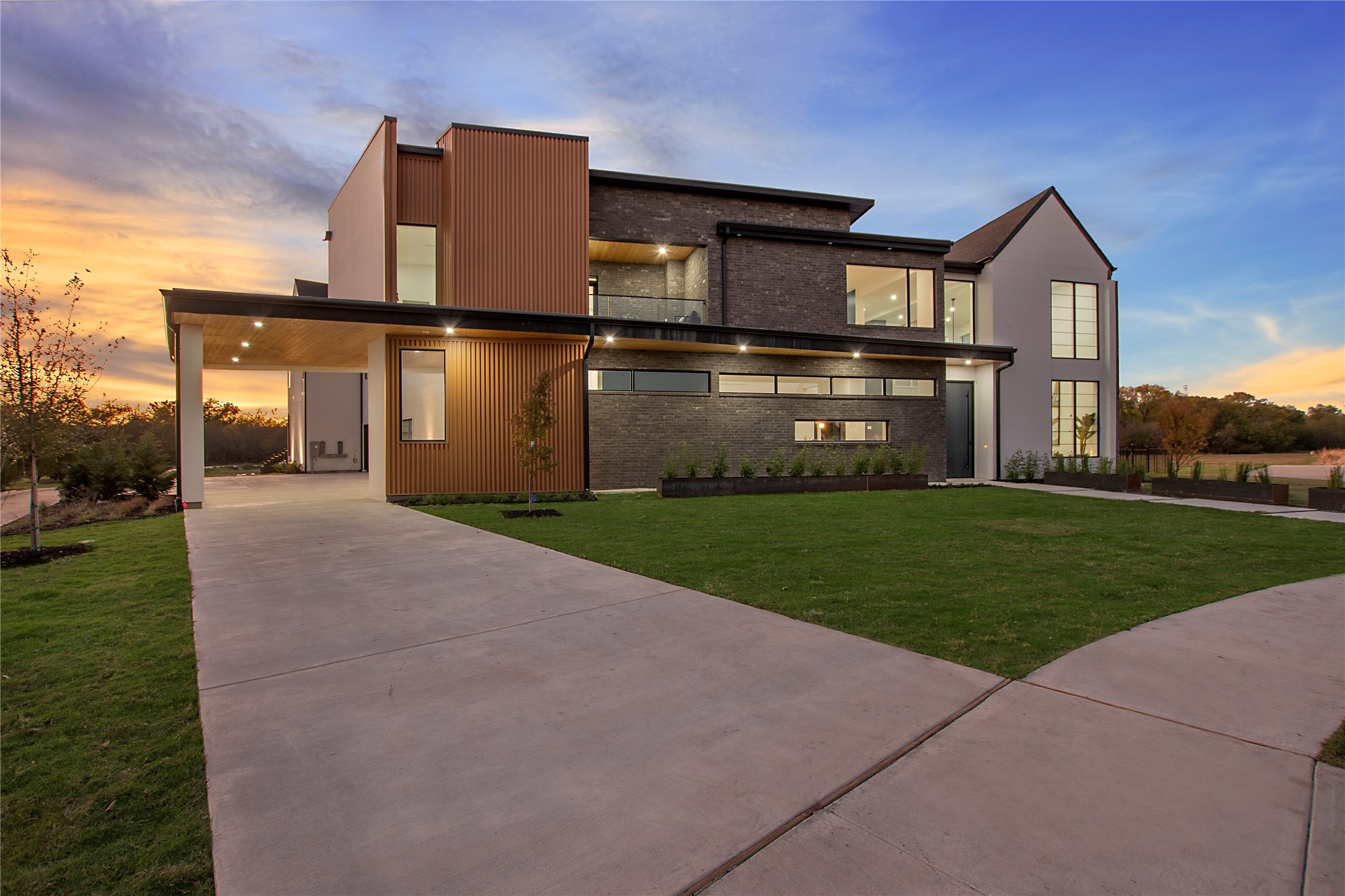 1112 Glen Abbey Court