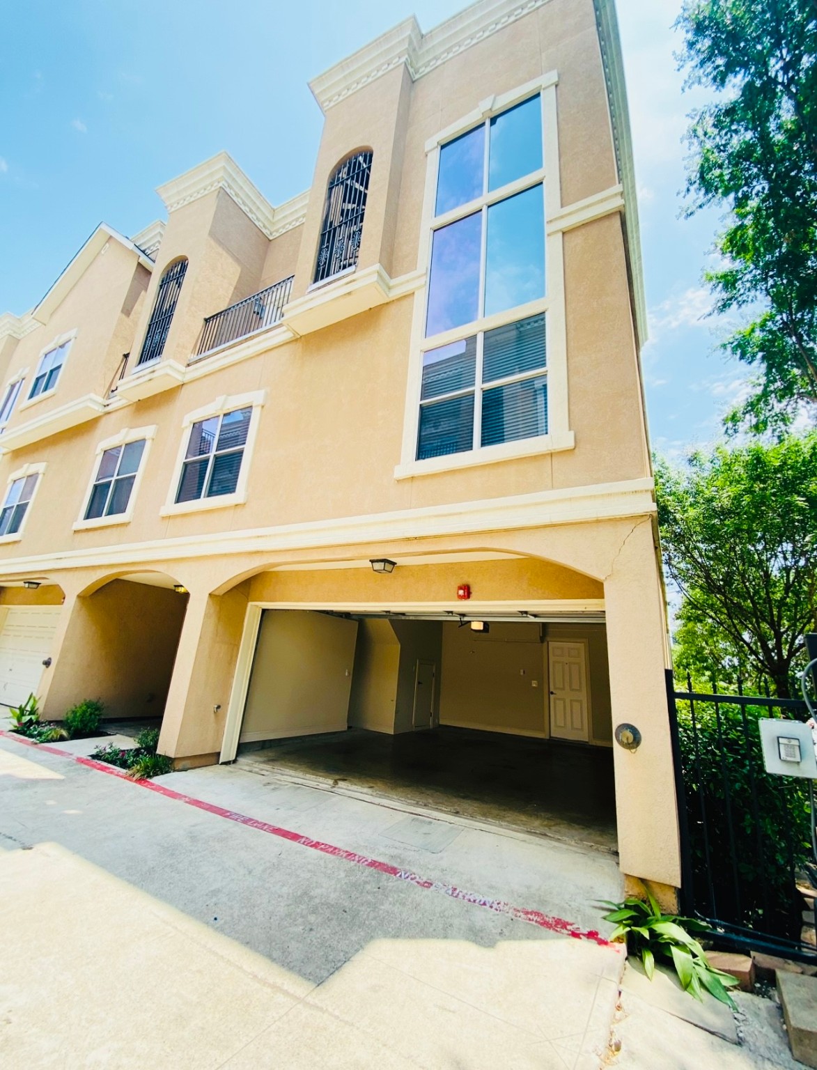 5613 Lindell Avenue 1