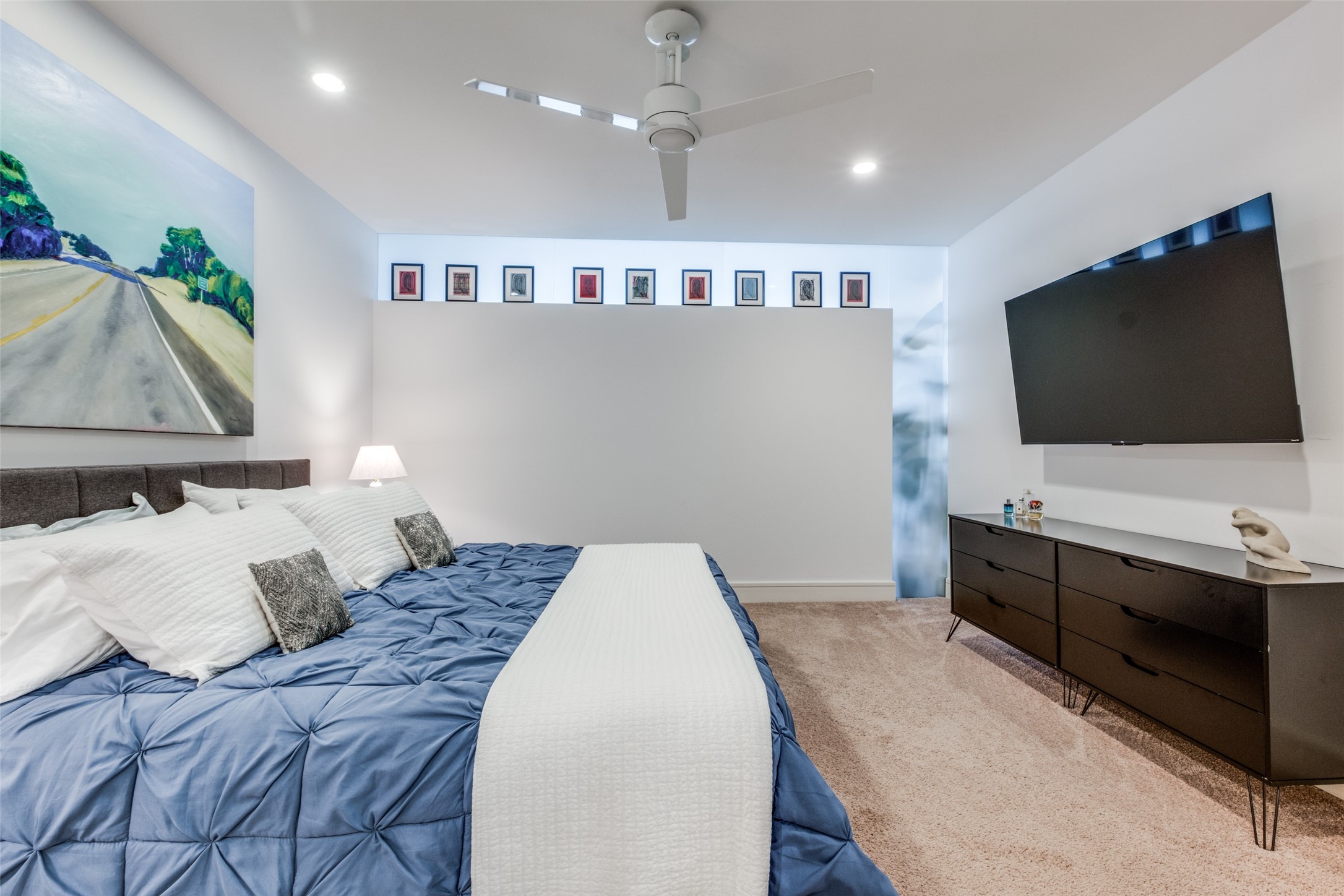 2408 Victory Park Lane 831