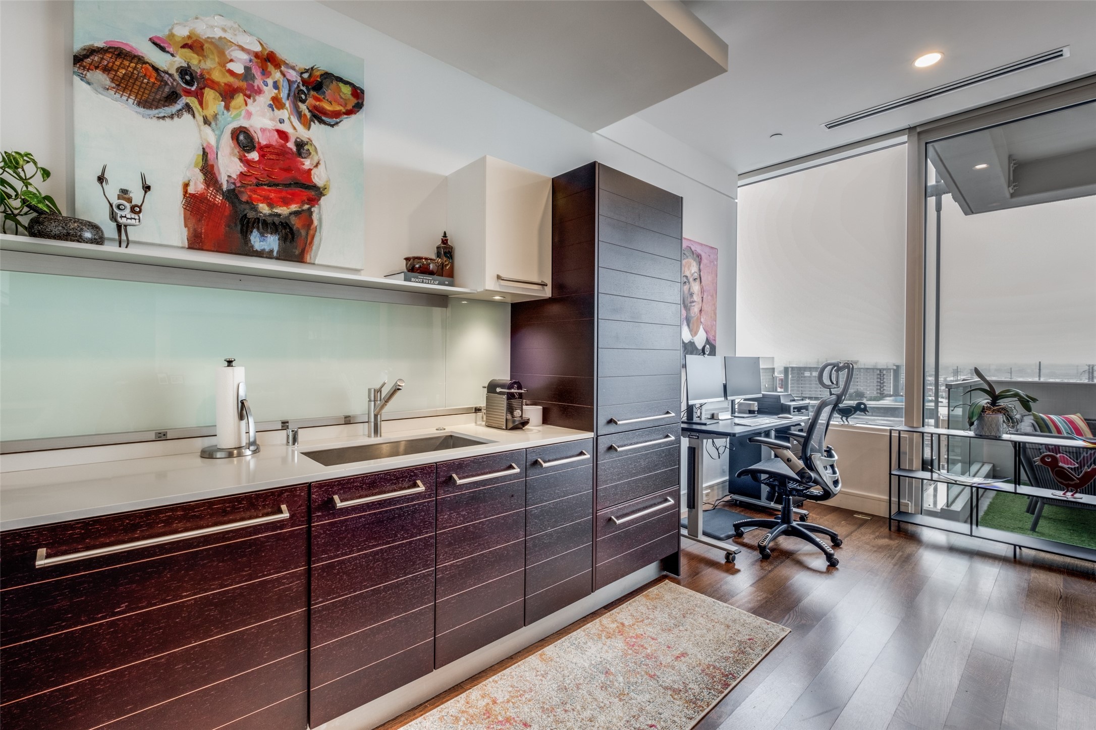 2408 Victory Park Lane 831