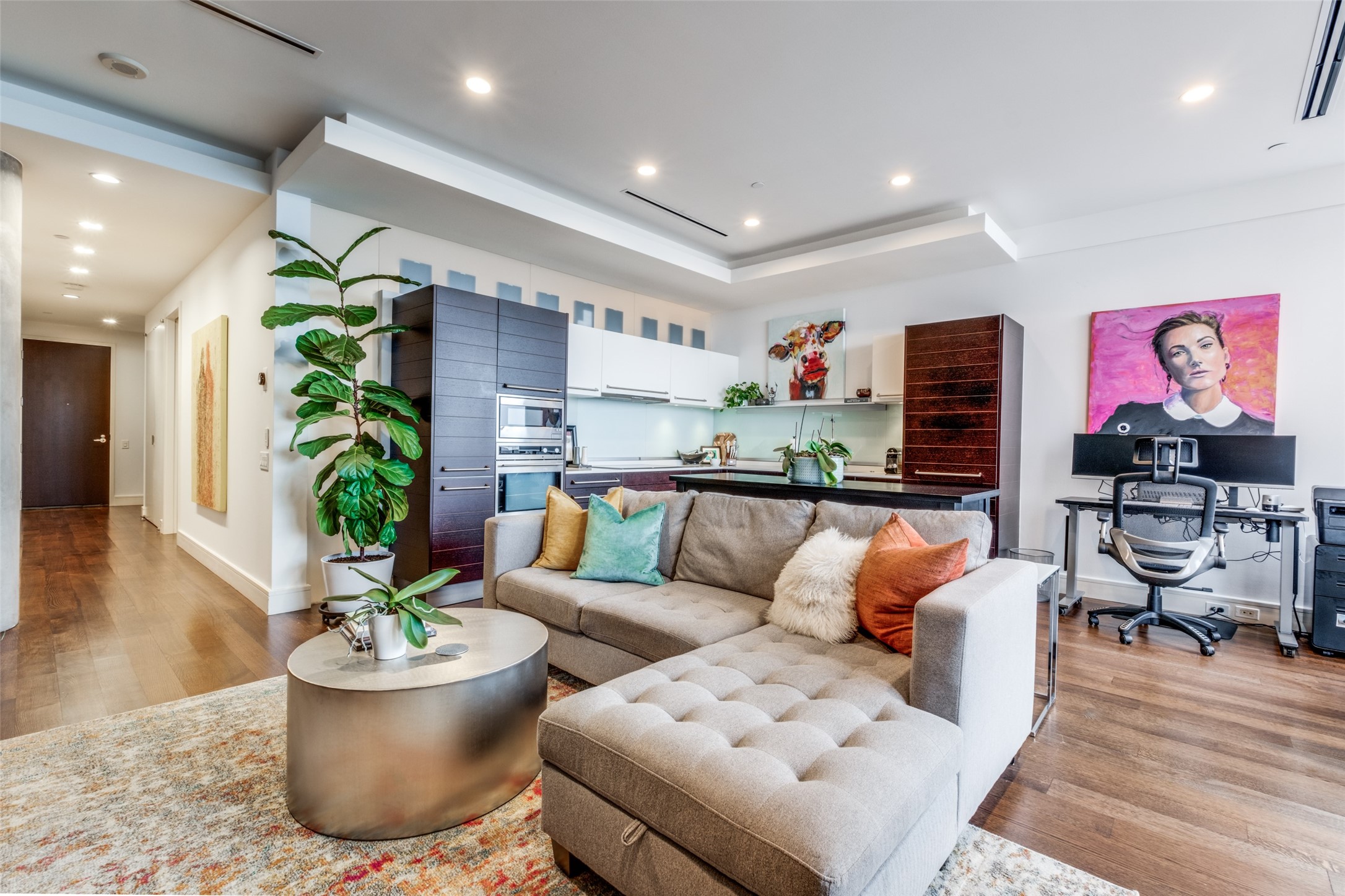 2408 Victory Park Lane 831