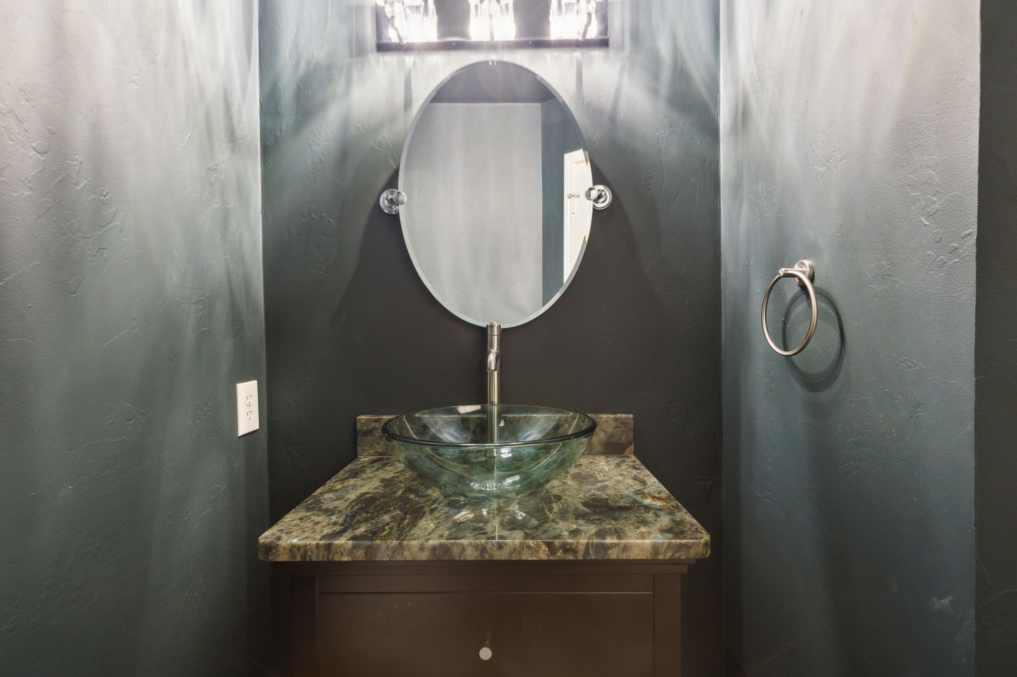 1800 Villanova Drive