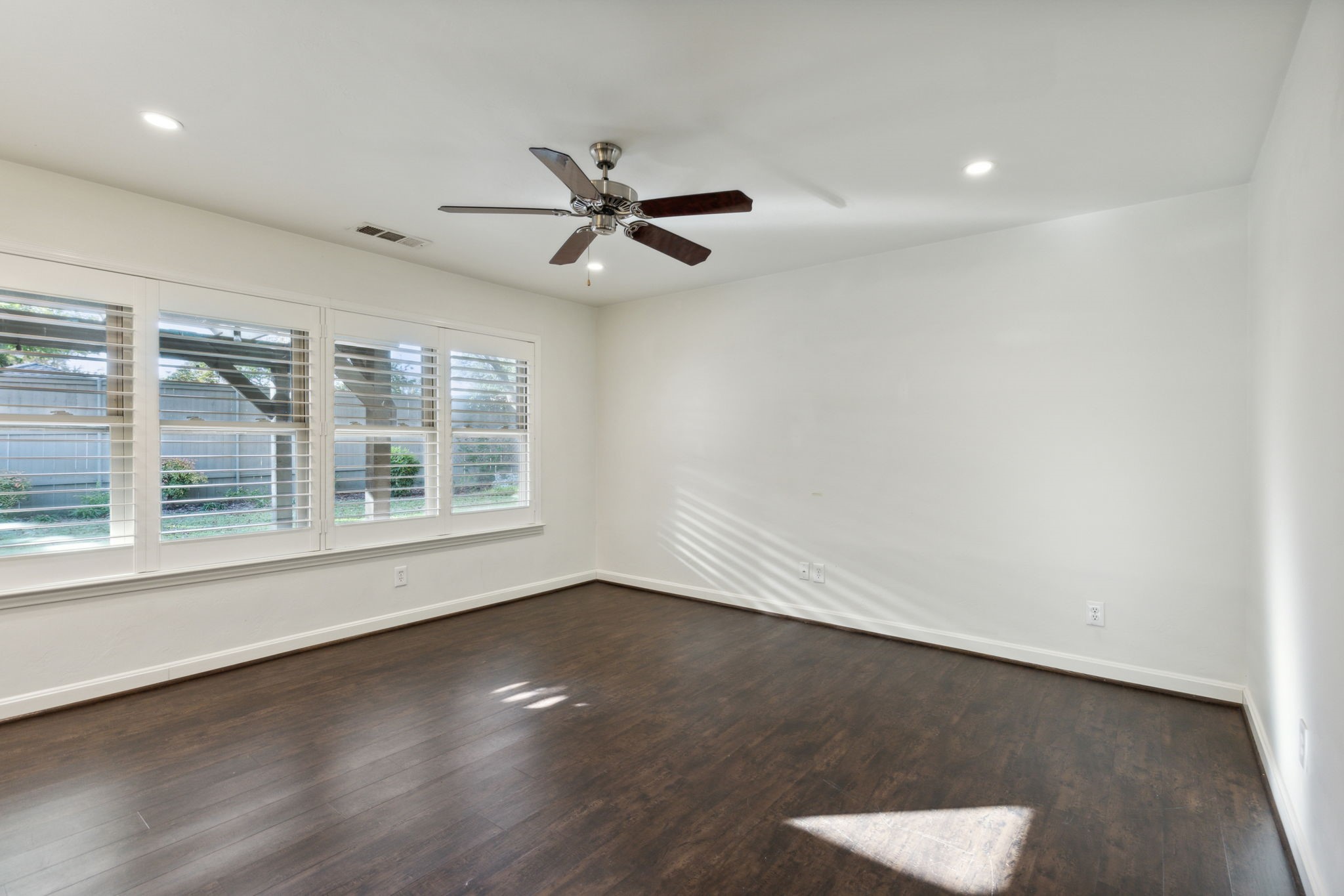 1800 Villanova Drive