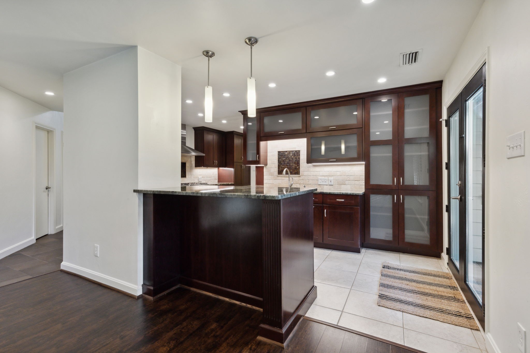 1800 Villanova Drive