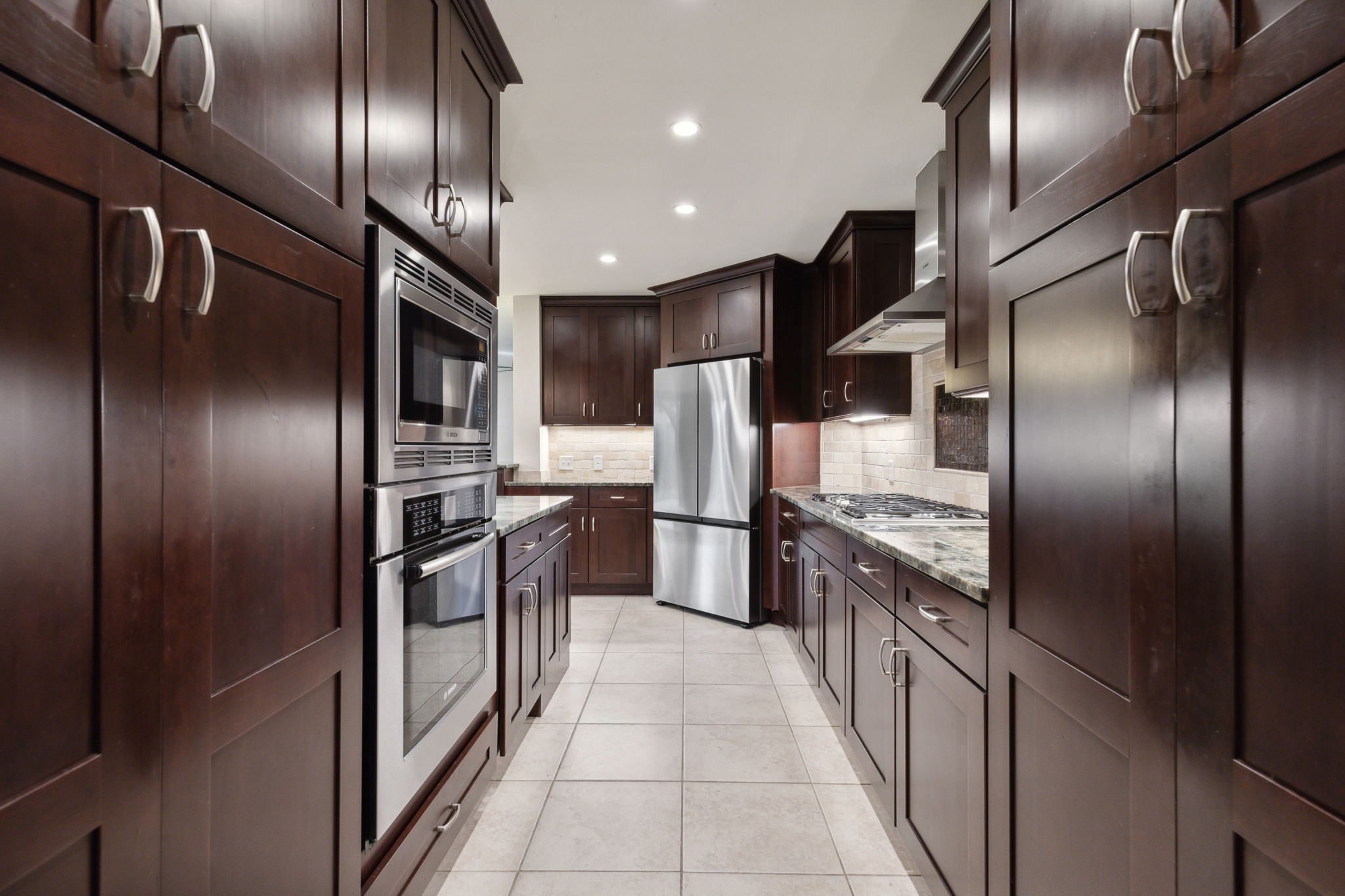 1800 Villanova Drive